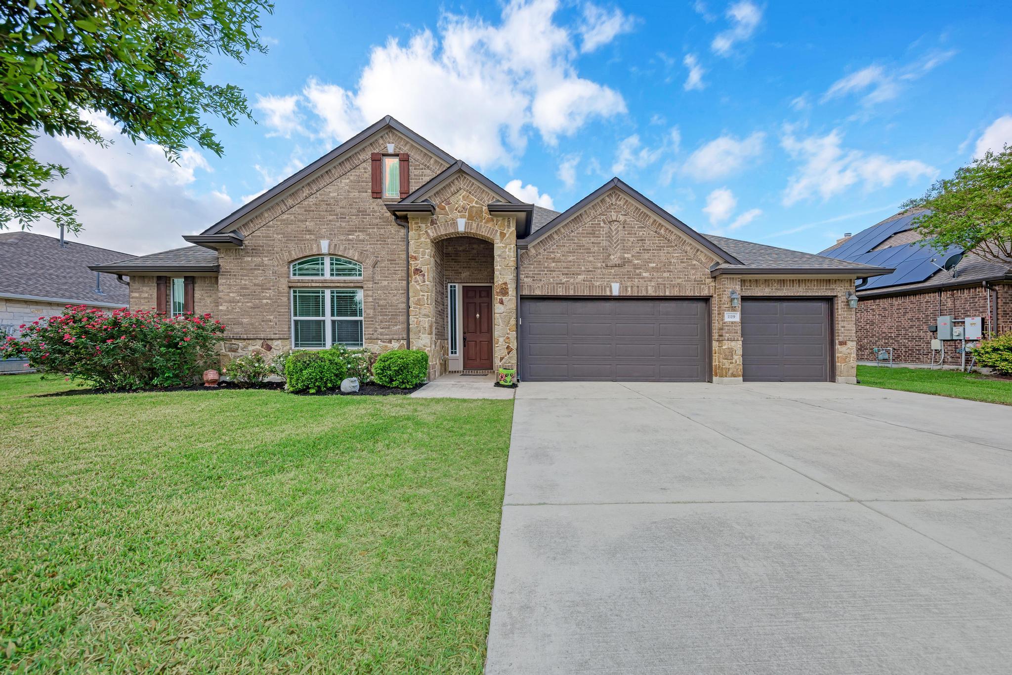 1119 Enclave Way, Hutto, TX 78634