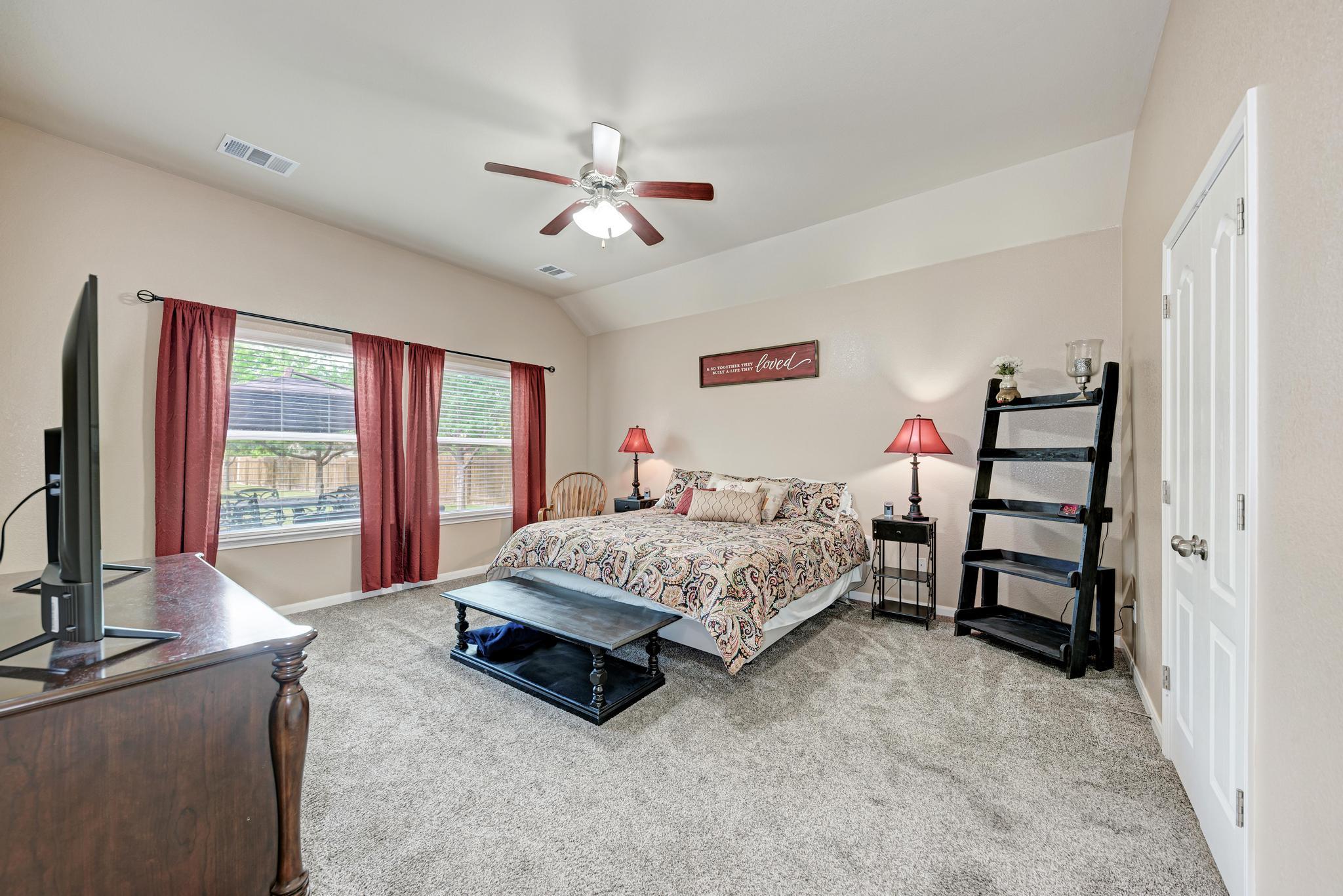 1119 Enclave Way, Hutto, TX 78634