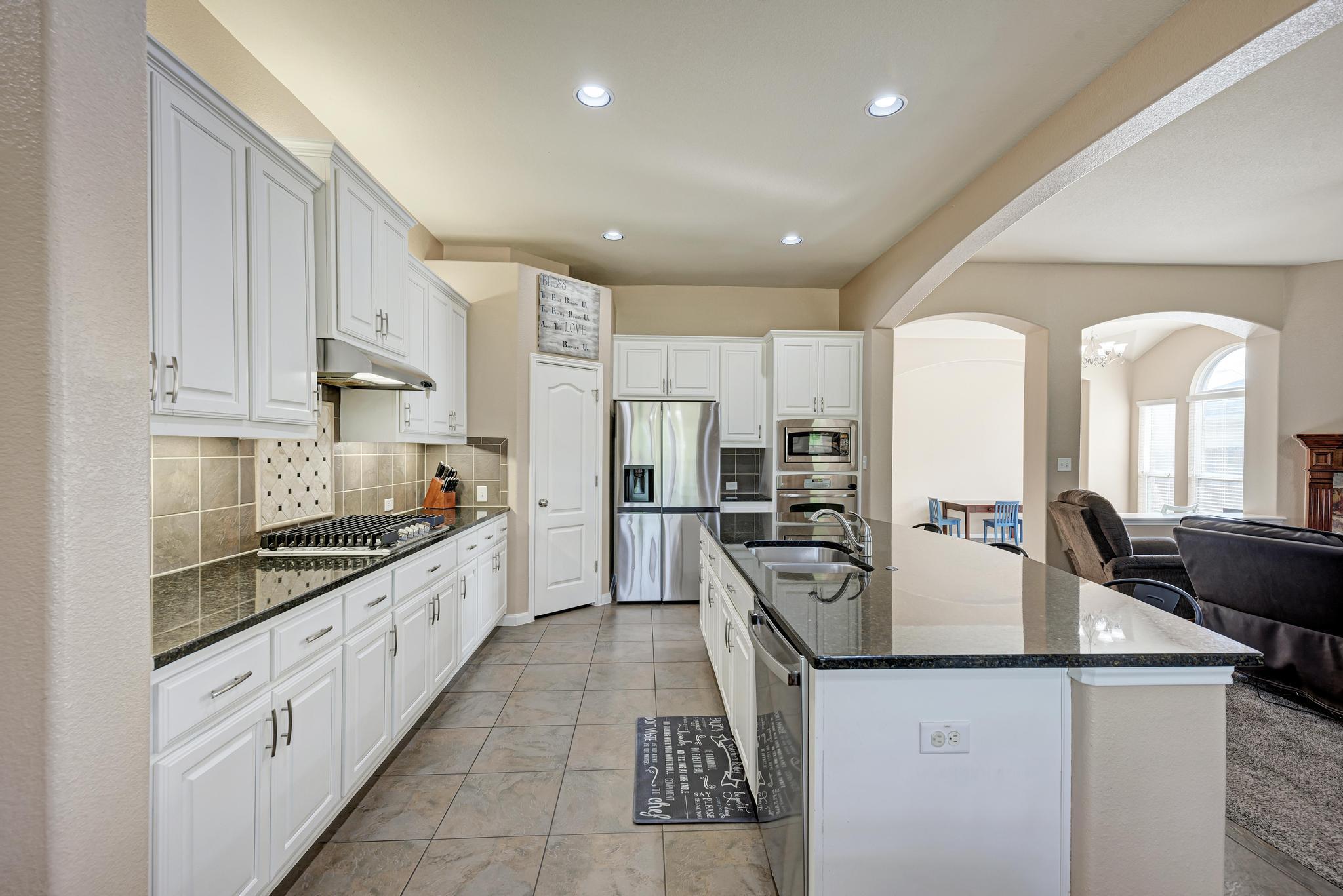 1119 Enclave Way, Hutto, TX 78634