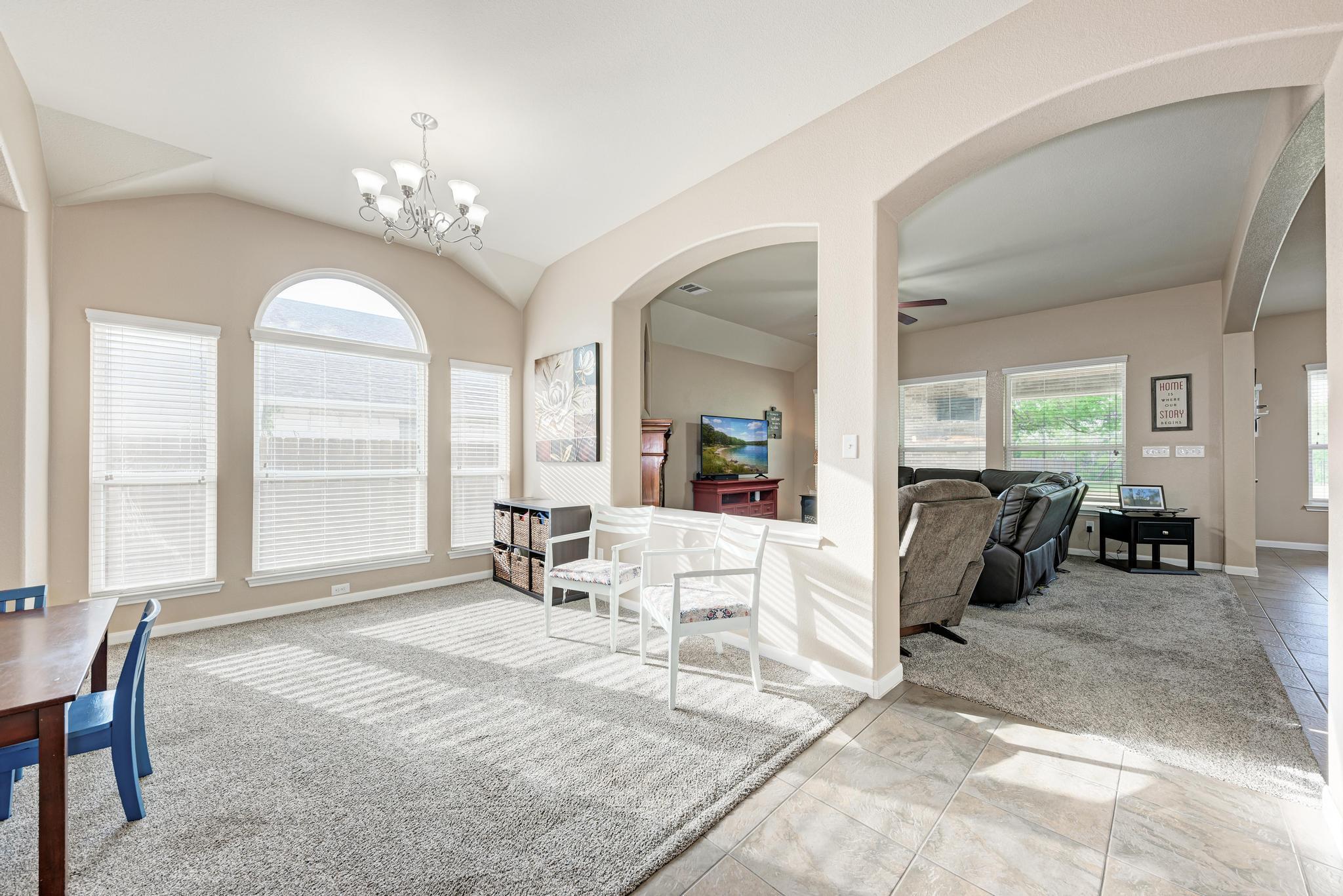 1119 Enclave Way, Hutto, TX 78634