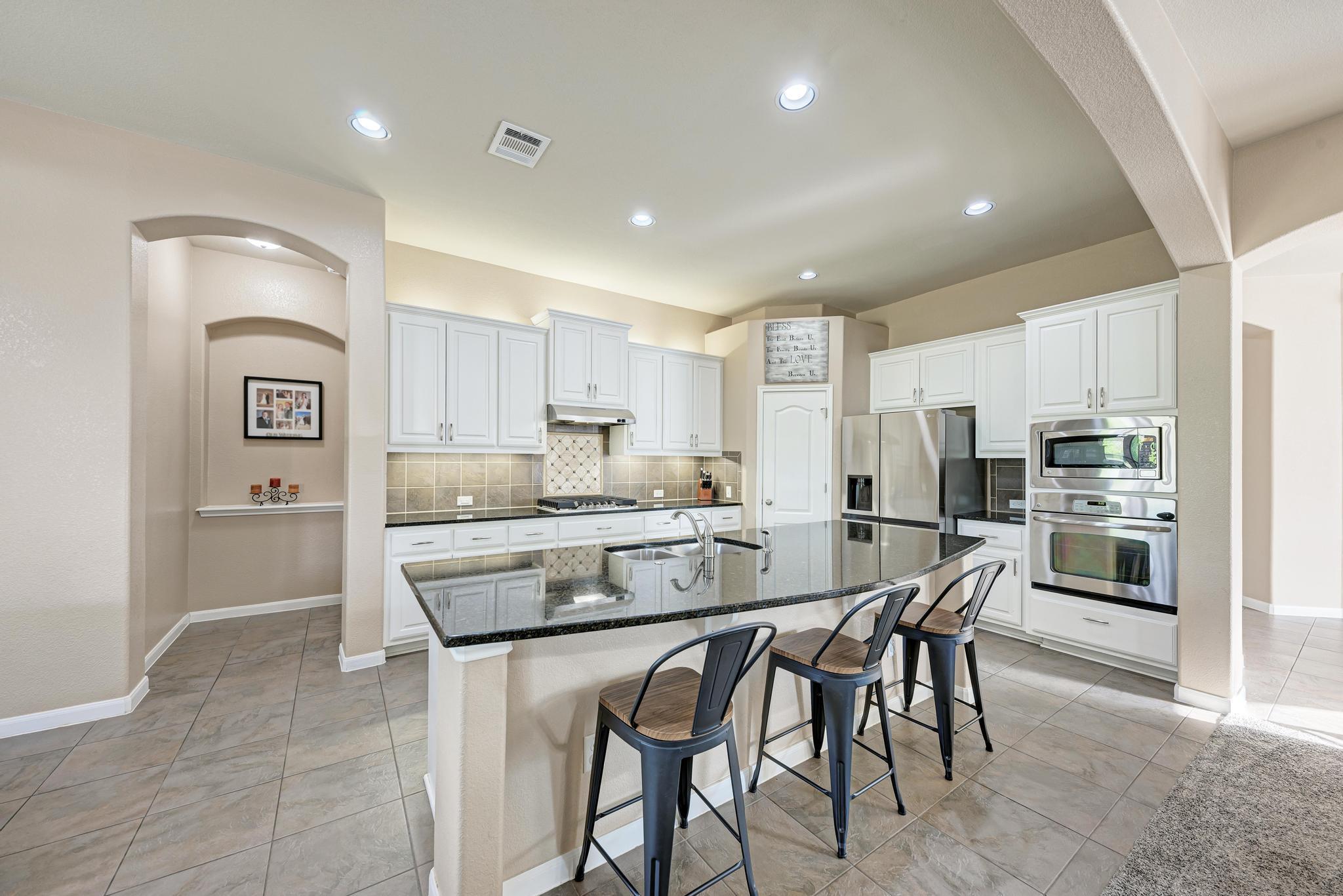 1119 Enclave Way, Hutto, TX 78634