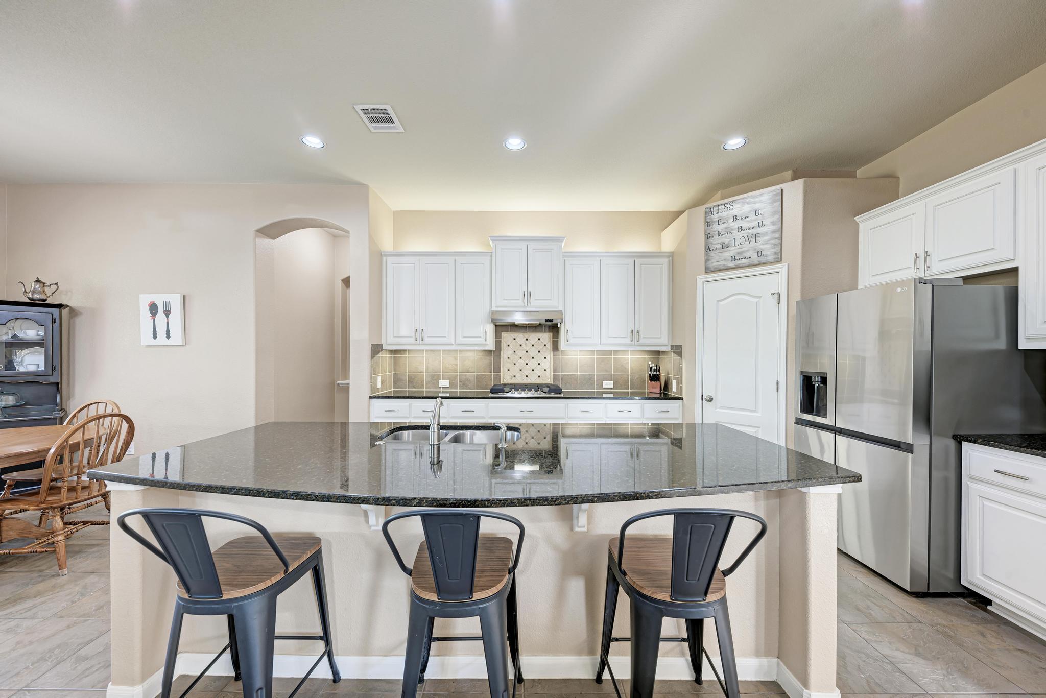 1119 Enclave Way, Hutto, TX 78634