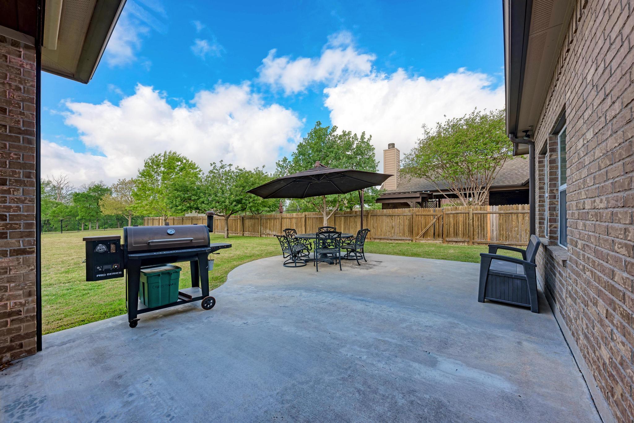 1119 Enclave Way, Hutto, TX 78634
