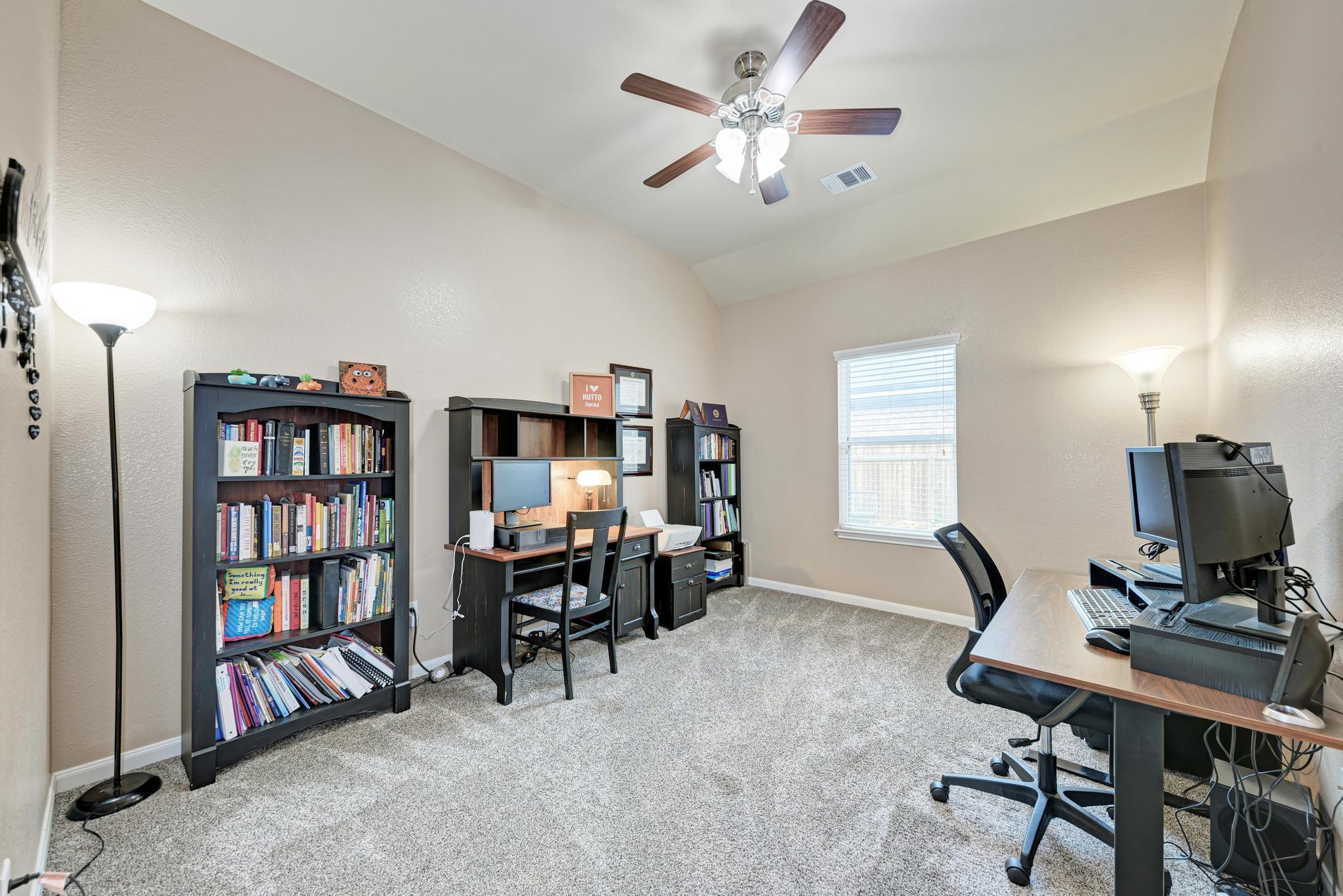 1119 Enclave Way, Hutto, TX 78634