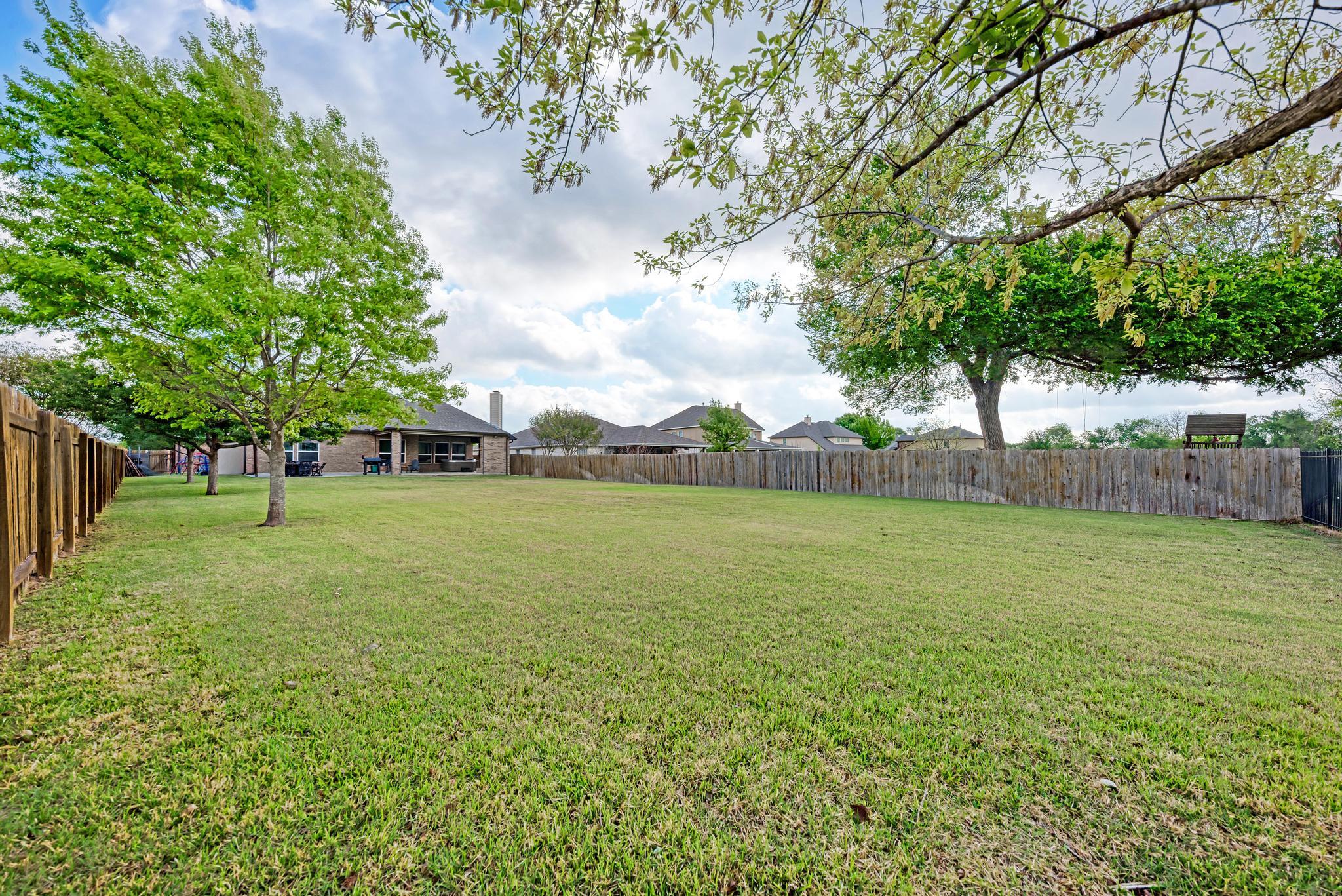 1119 Enclave Way, Hutto, TX 78634