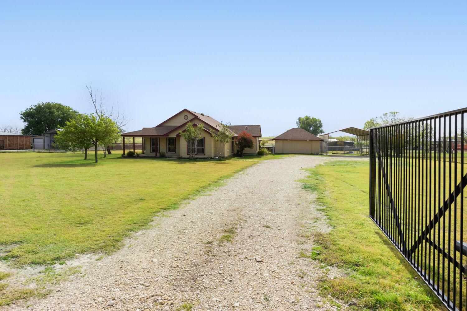 2601 Windy Ridge Rd, Taylor, TX 76574