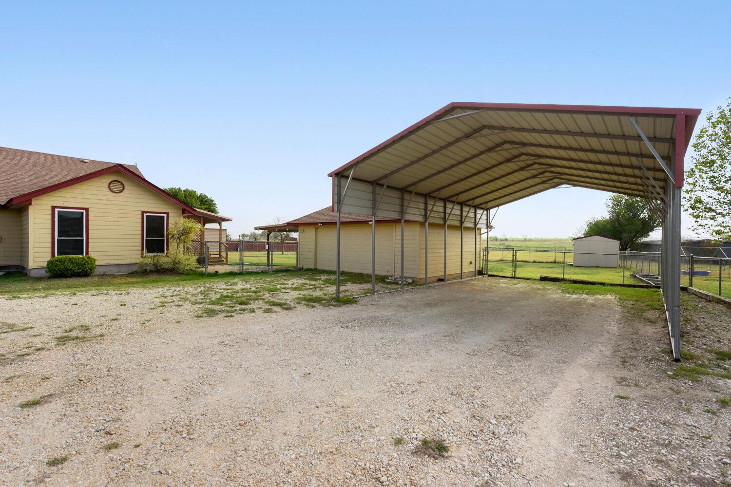 2601 Windy Ridge Rd, Taylor, TX 76574