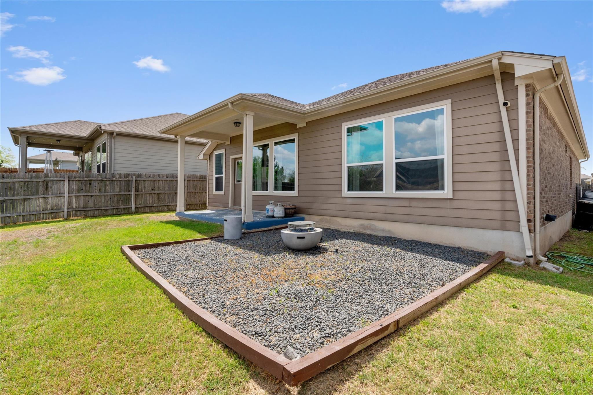 463 Bridgestone Way, Buda, TX 78610