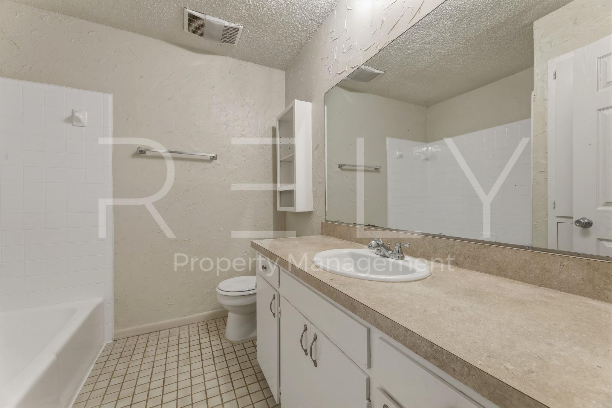 205 W William Cannon Dr # B, Austin, TX 78745