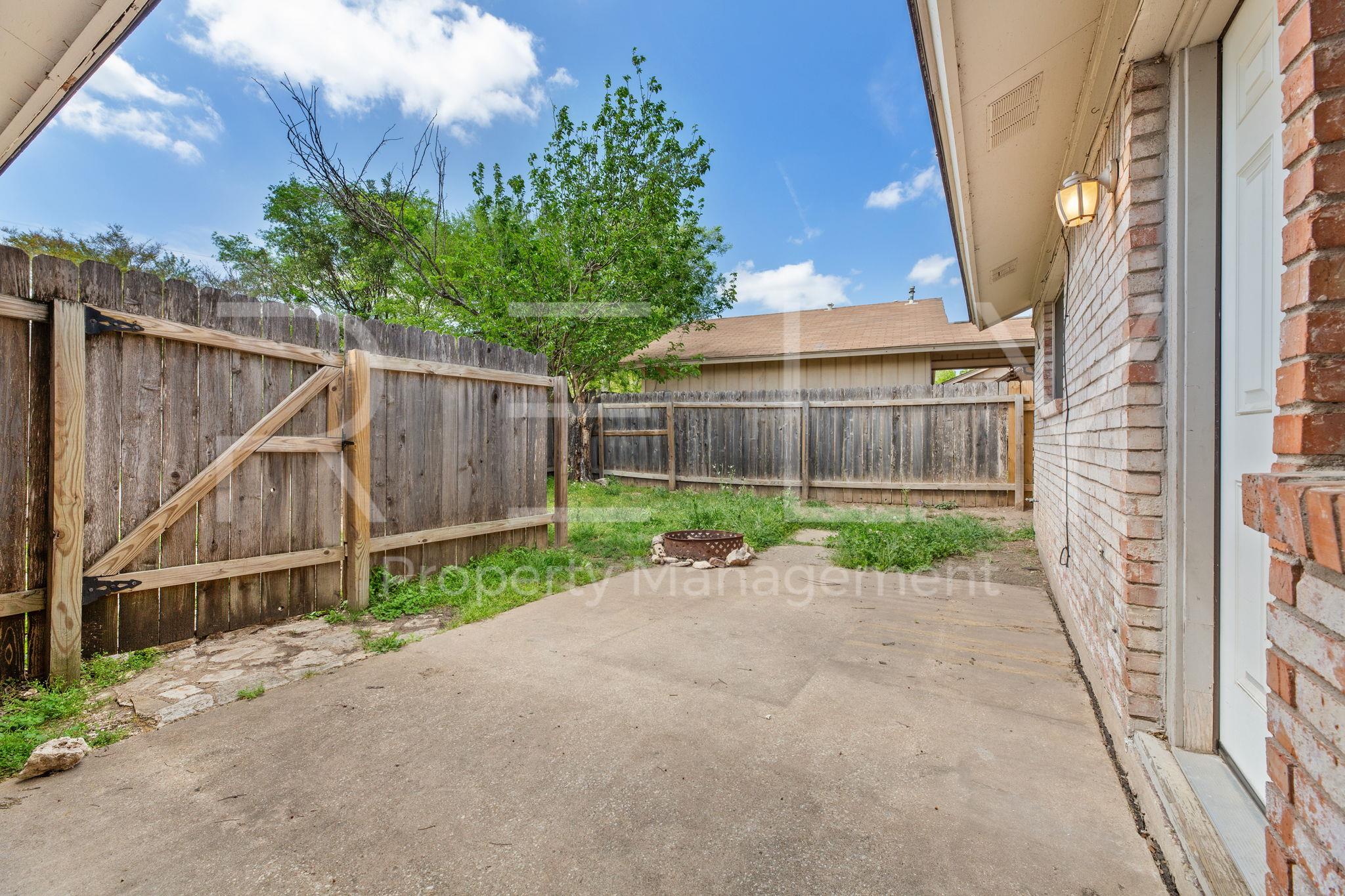 205 W William Cannon Dr # B, Austin, TX 78745