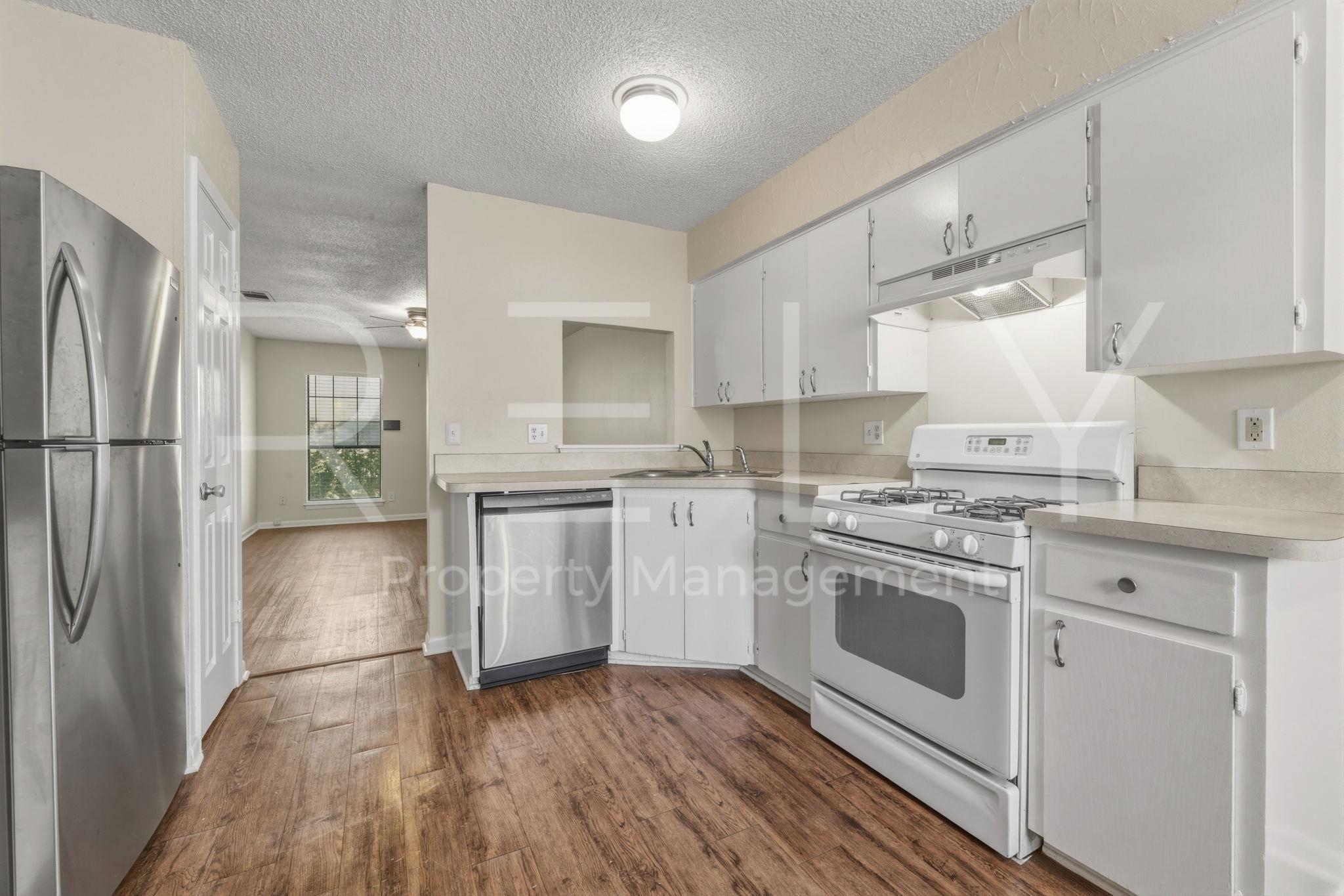 205 W William Cannon Dr # B, Austin, TX 78745