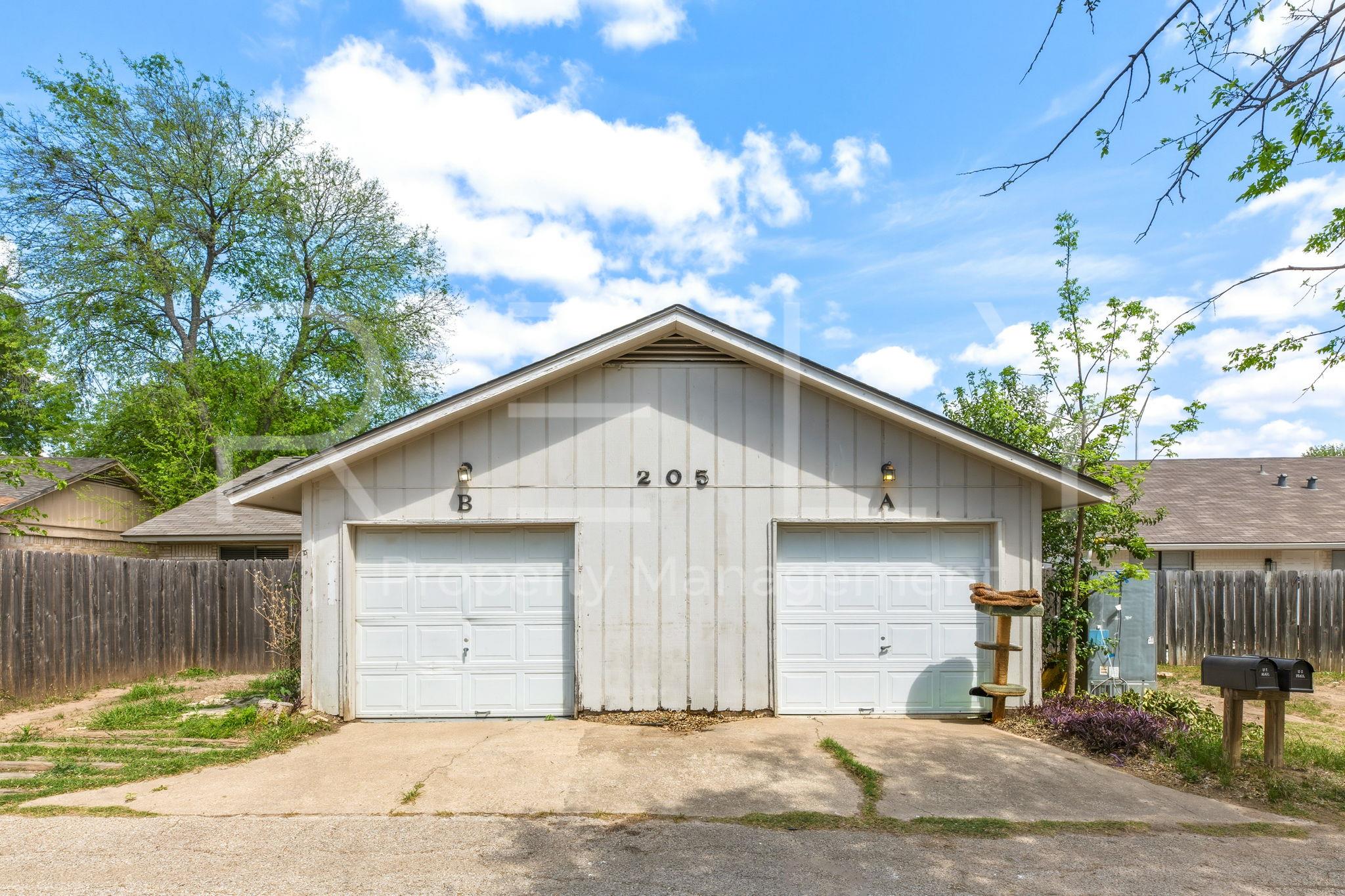 205 W William Cannon Dr # B, Austin, TX 78745