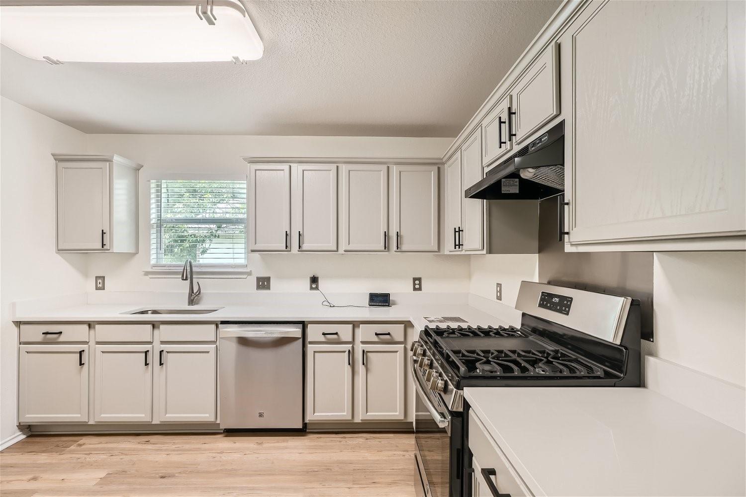 6937 Sabrina Dr, Austin, TX 78747