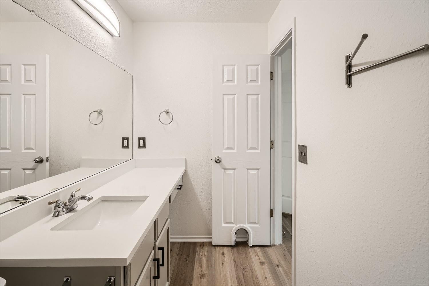 6937 Sabrina Dr, Austin, TX 78747