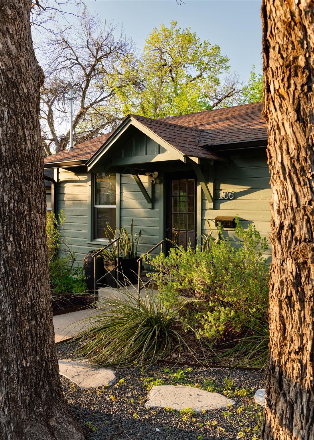 206 W Milton St # B, Austin, TX 78704