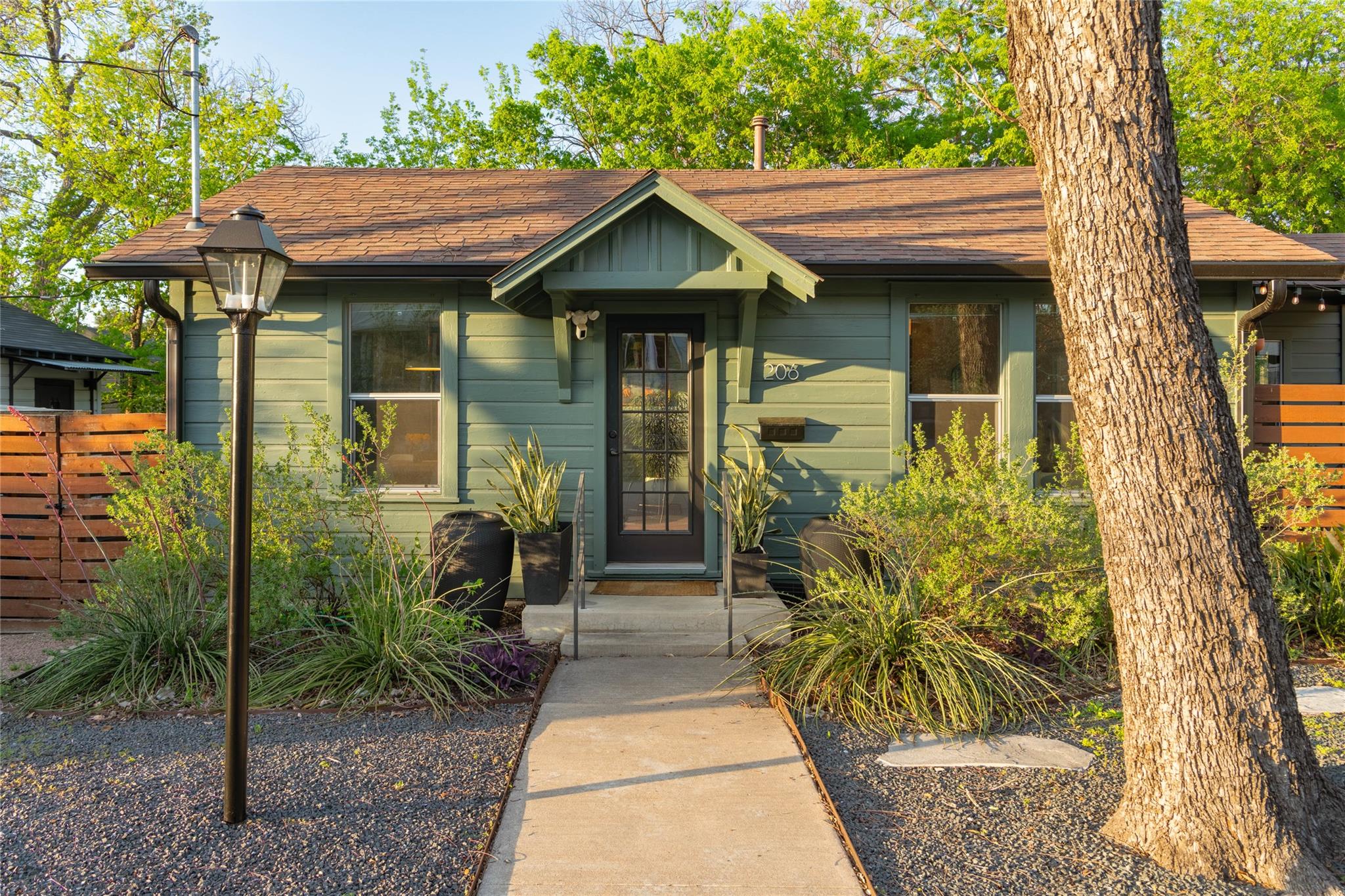 206 W Milton St # B, Austin, TX 78704