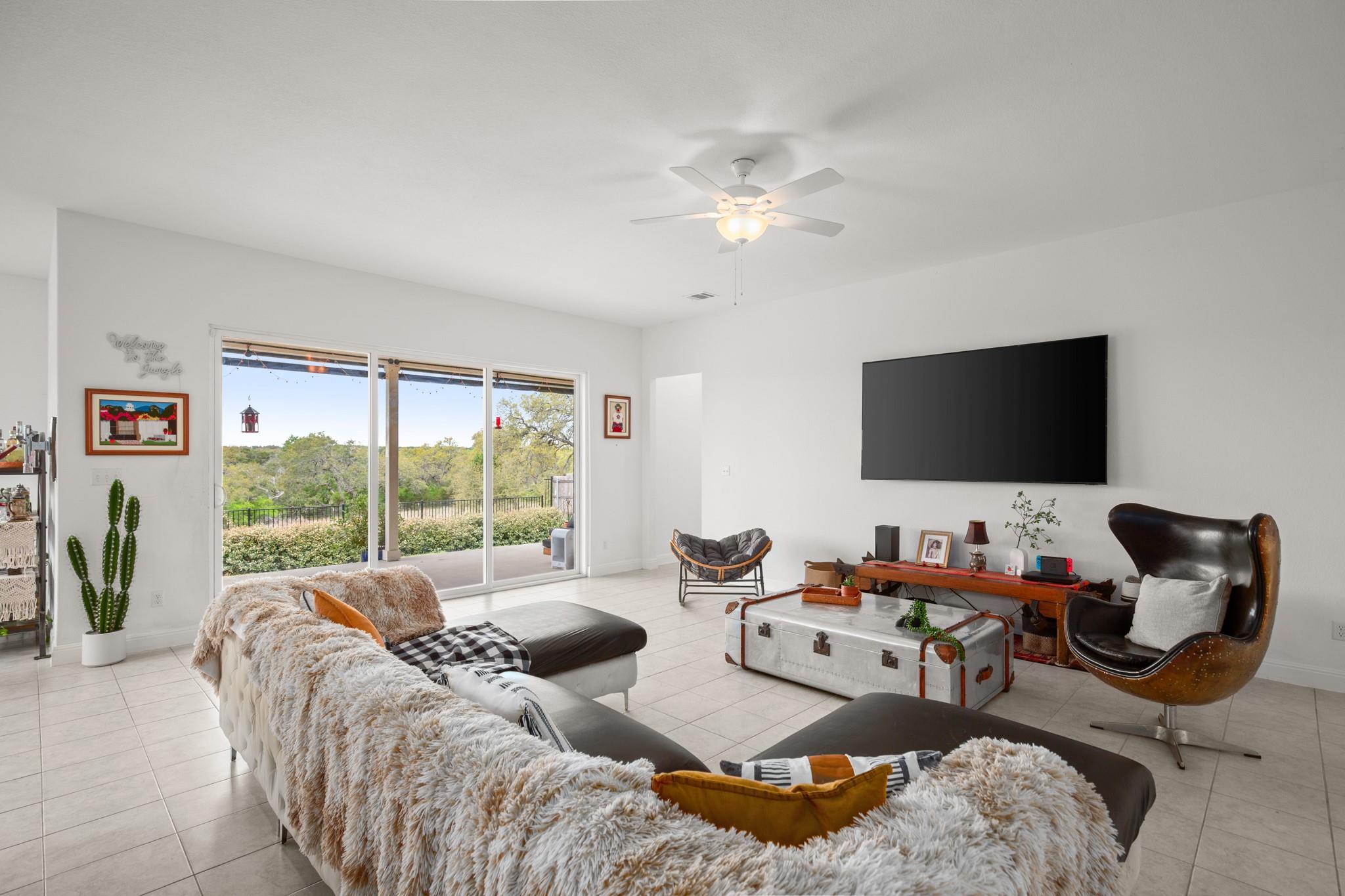 385 Barn Hill Loop, Dripping Springs, TX 78620