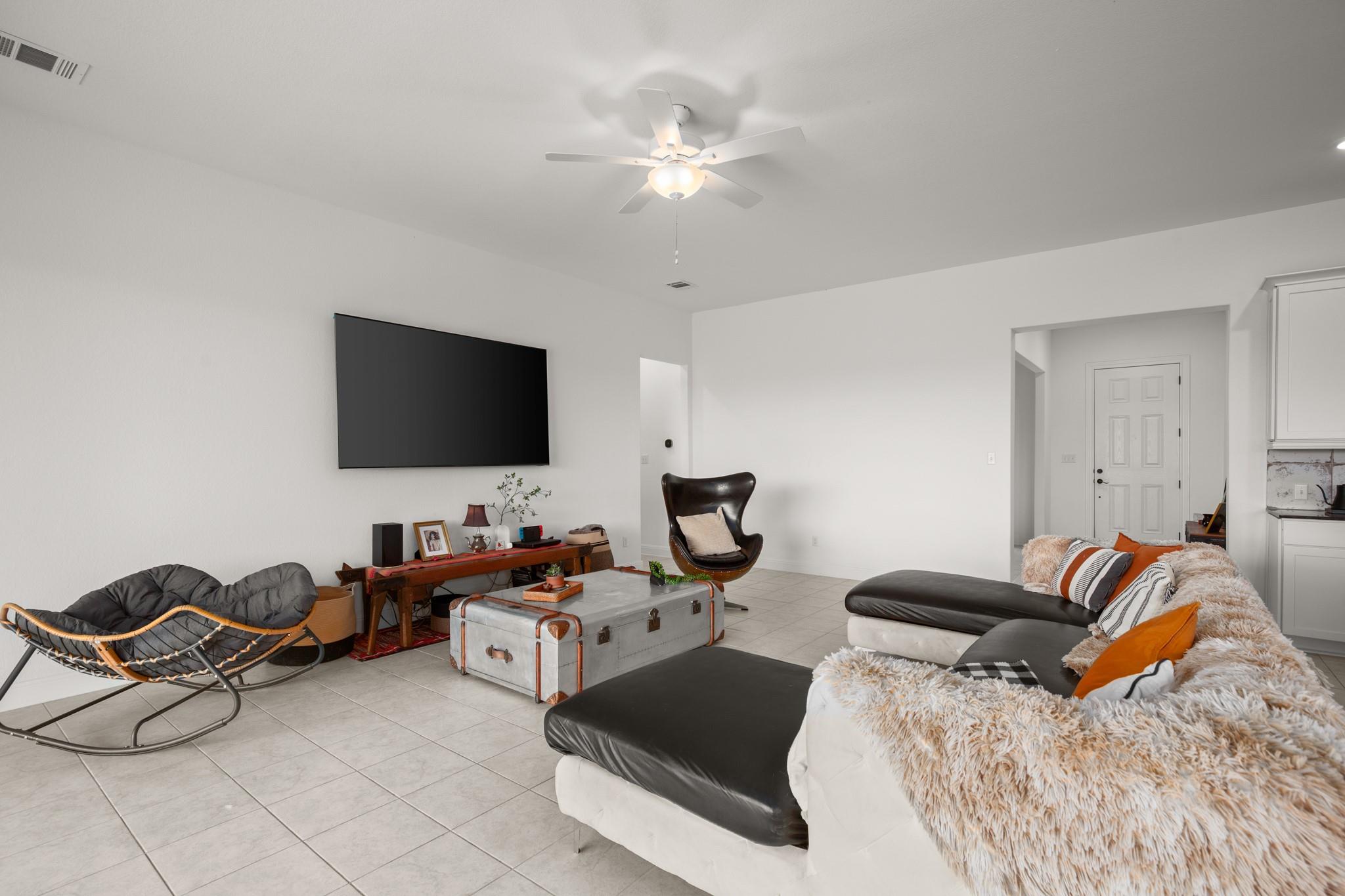 385 Barn Hill Loop, Dripping Springs, TX 78620