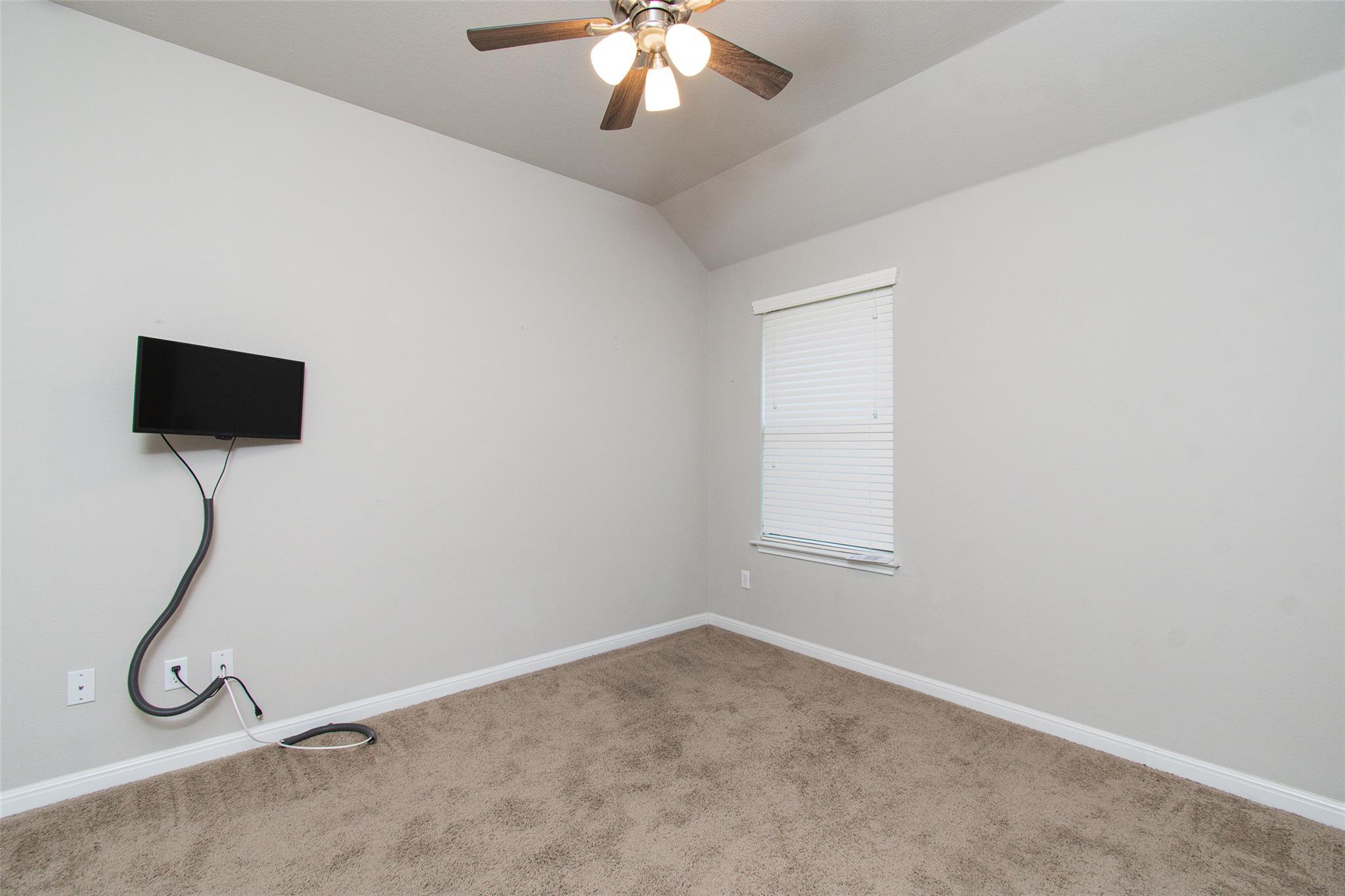 136 Mistflower Ln, Kyle, TX 78640