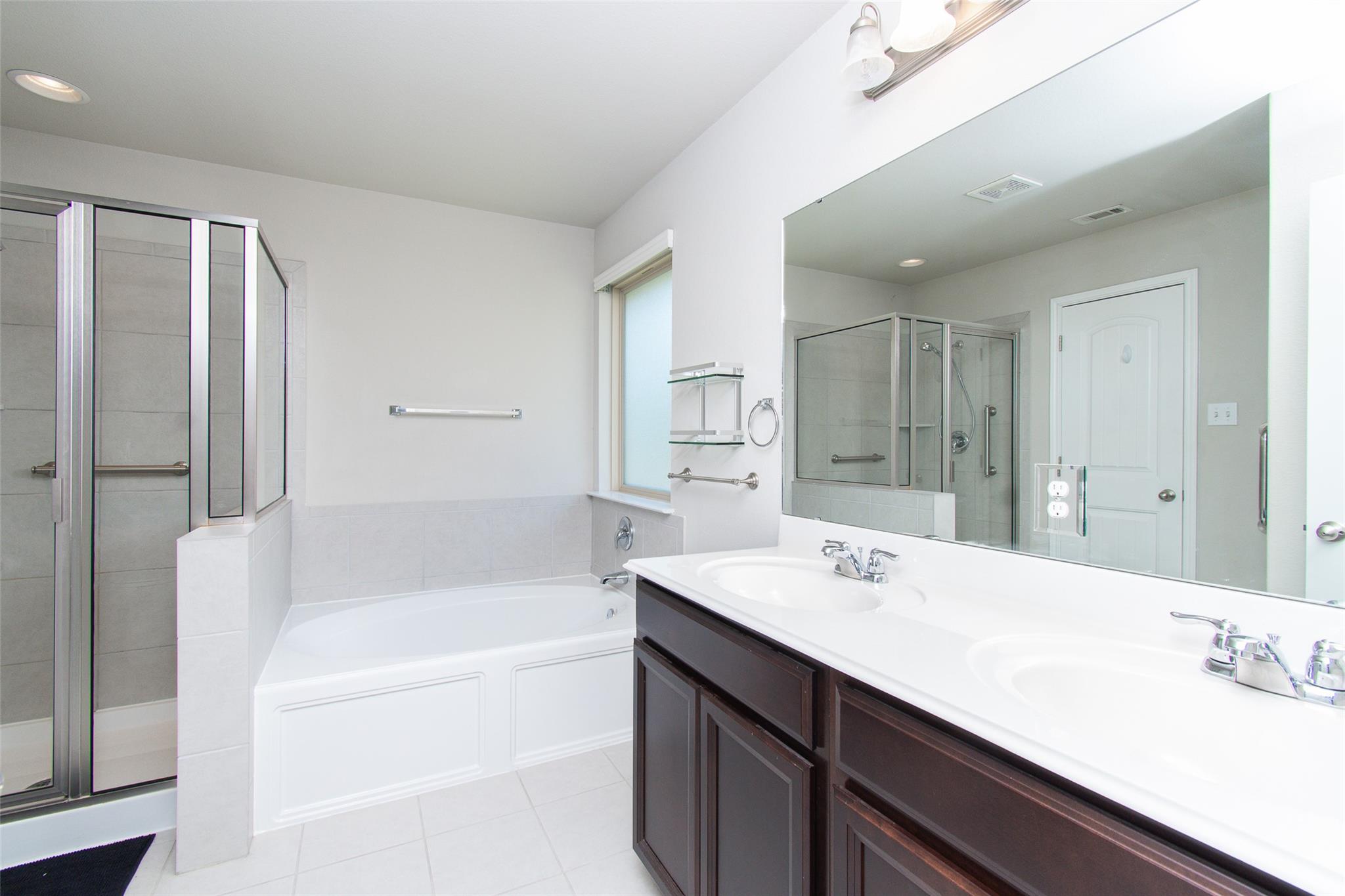 136 Mistflower Ln, Kyle, TX 78640