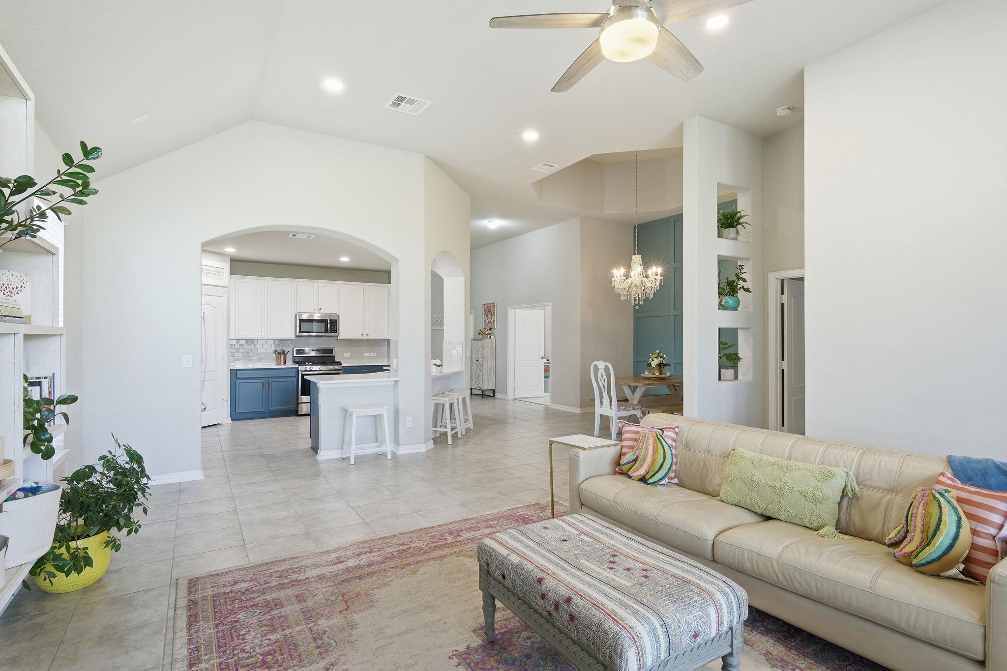 1001 Swan Flower St, Leander, TX 78641