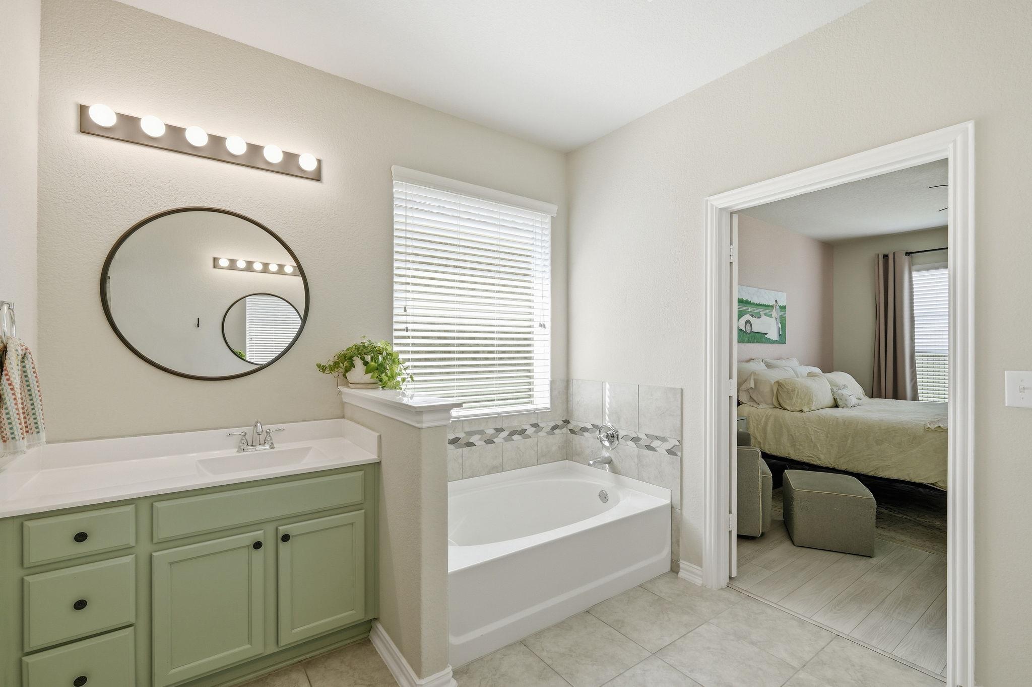 1001 Swan Flower St, Leander, TX 78641