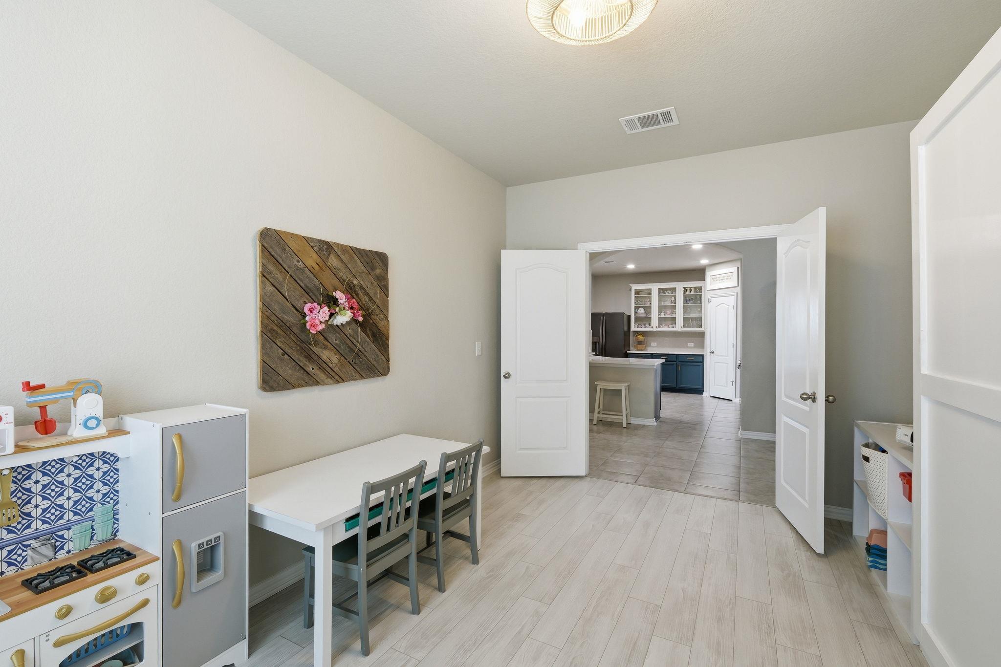 1001 Swan Flower St, Leander, TX 78641