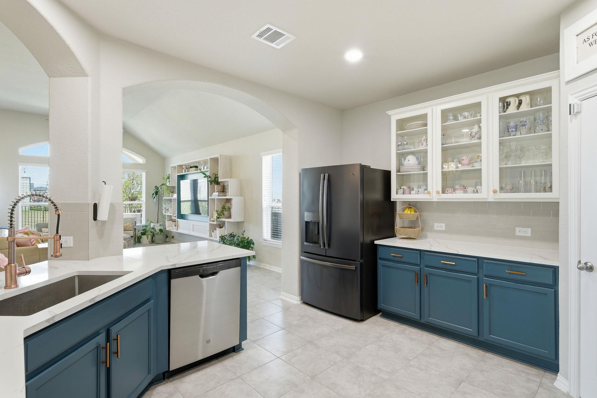 1001 Swan Flower St, Leander, TX 78641