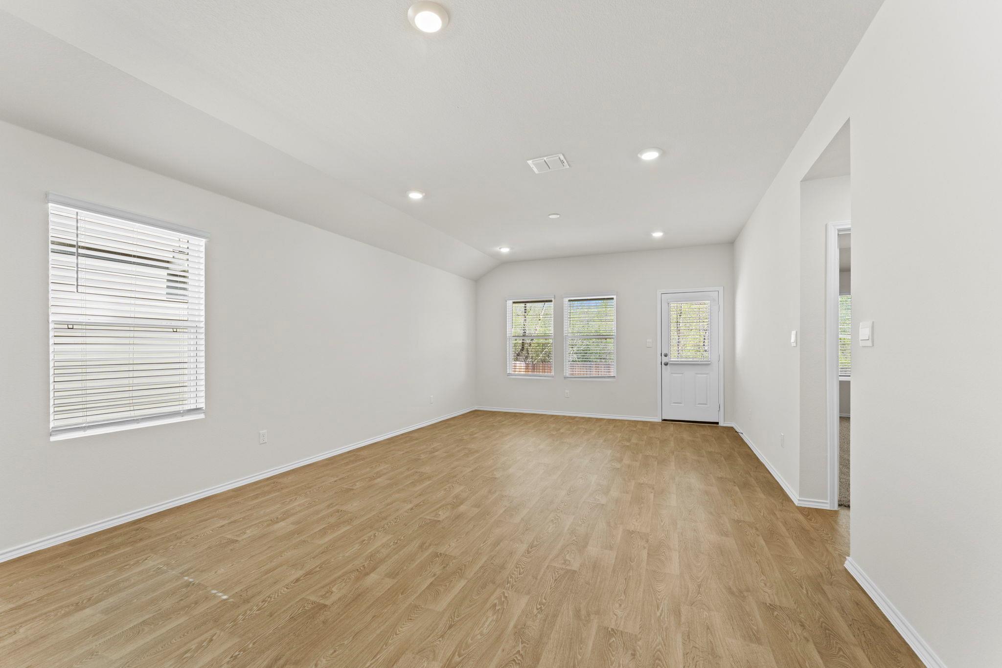 418 GALLAHER Bnd, Maxwell, TX 78656