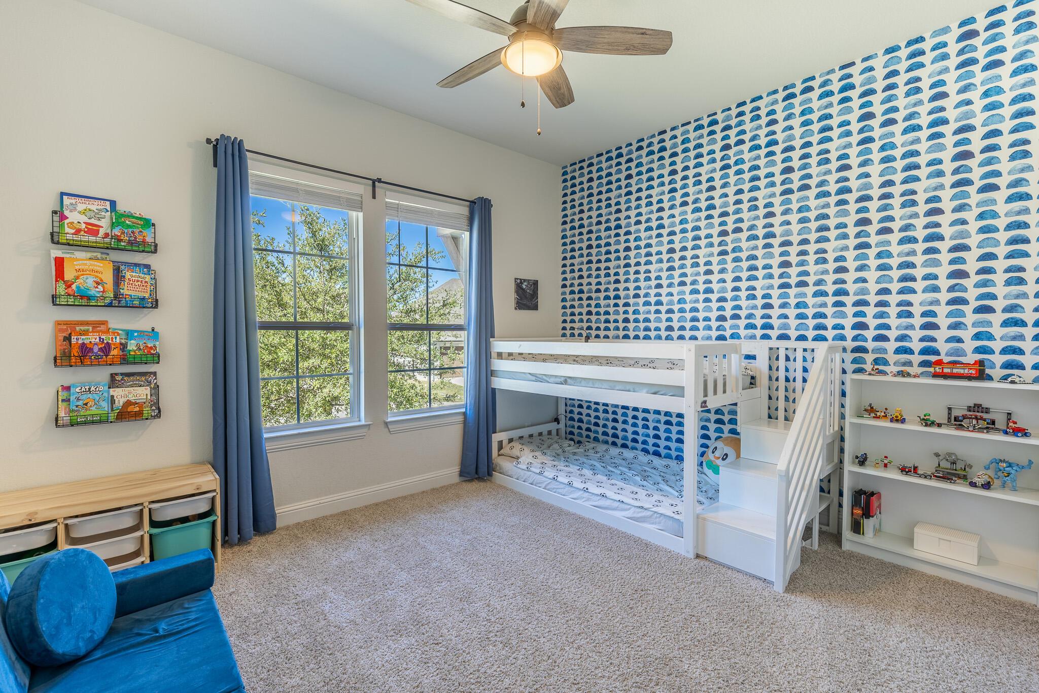 812 Palamos Dr, Leander, TX 78641