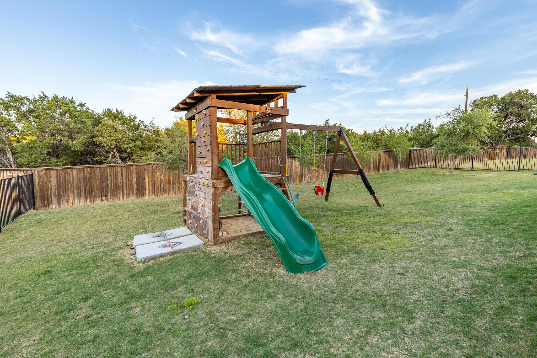 812 Palamos Dr, Leander, TX 78641