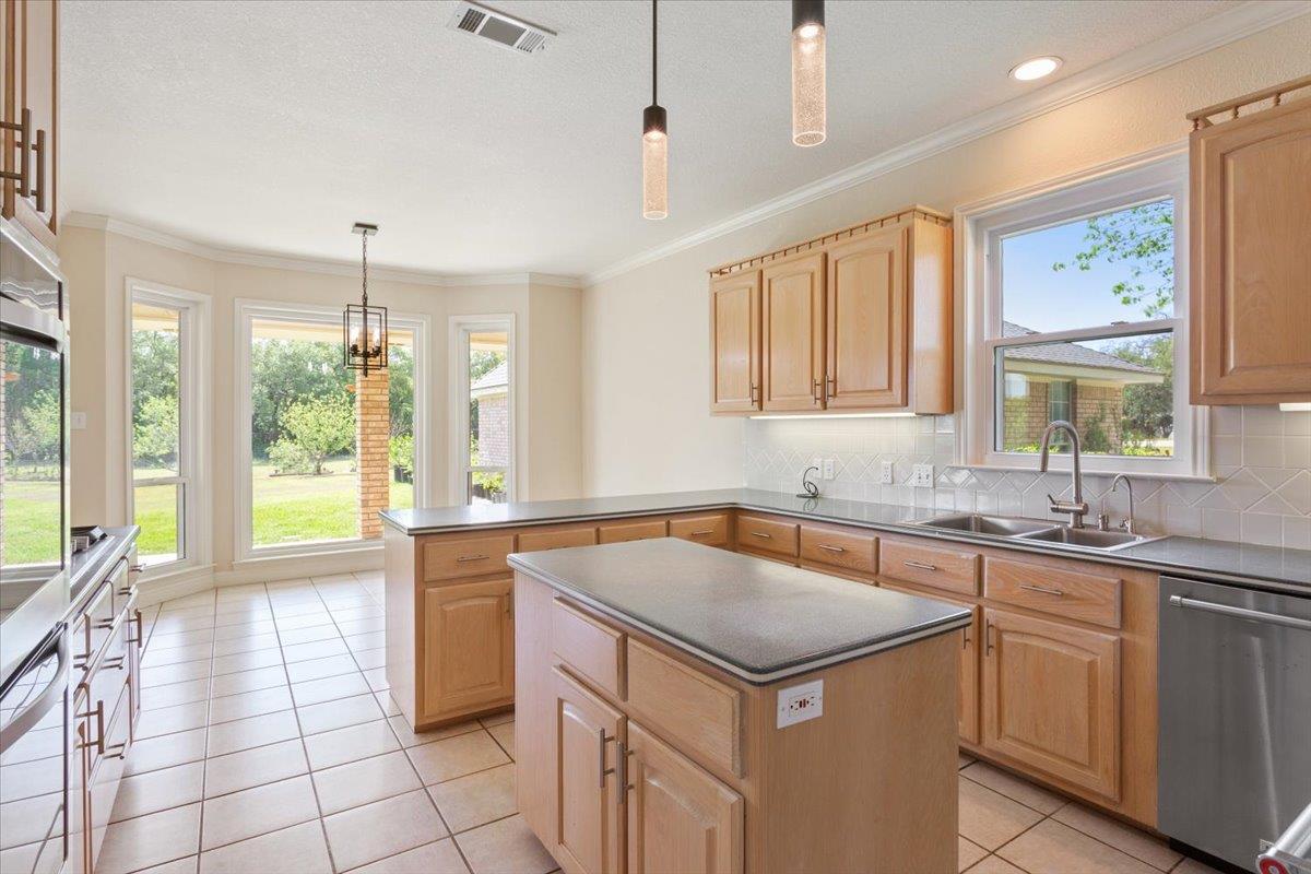 1704 Canyon Springs Dr, Belton, TX 76513