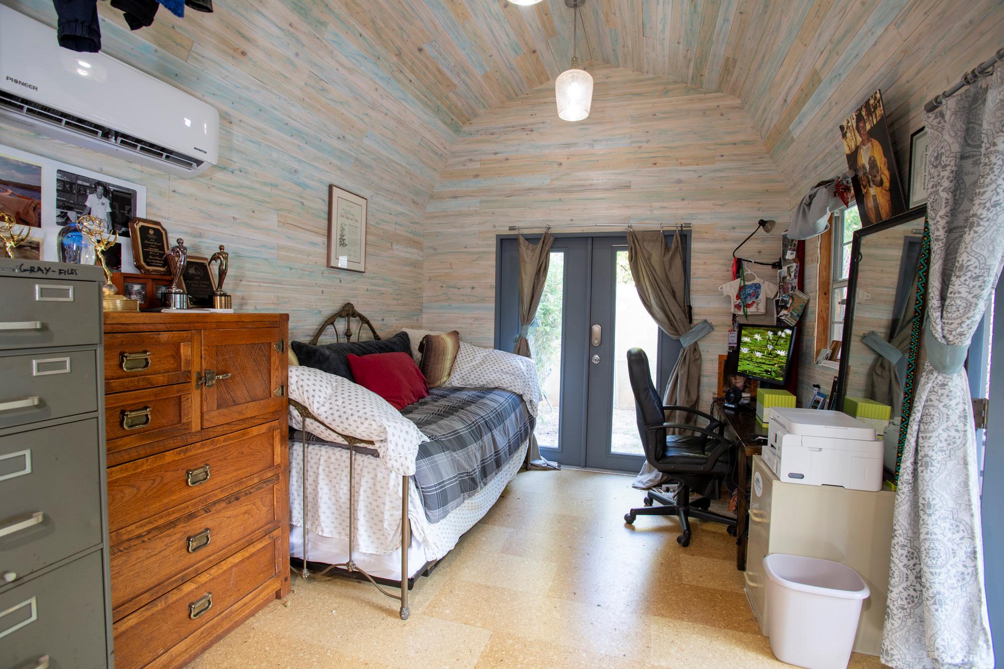 2410 Elmglen Dr, Austin, TX 78704