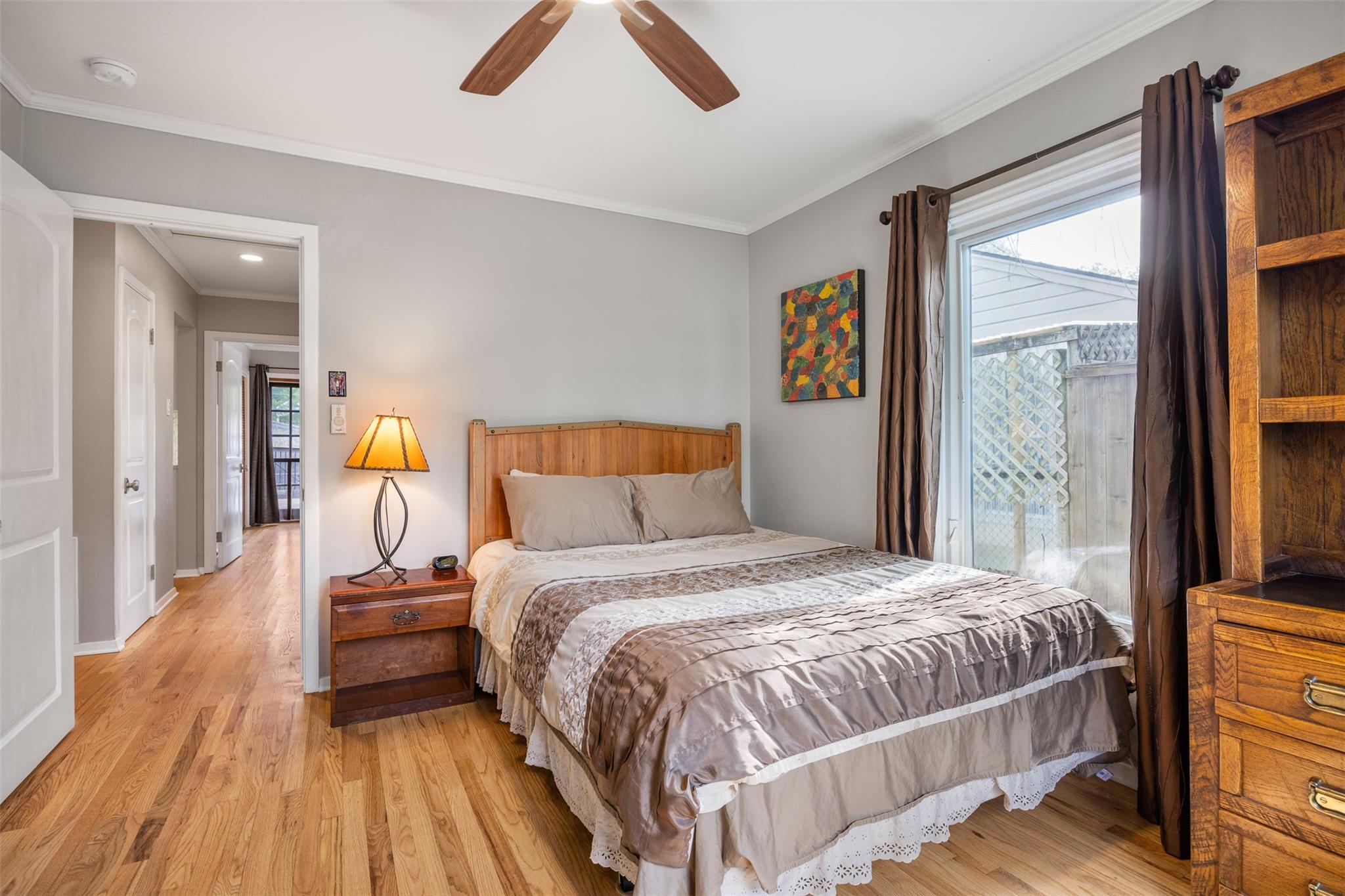 2410 Elmglen Dr, Austin, TX 78704