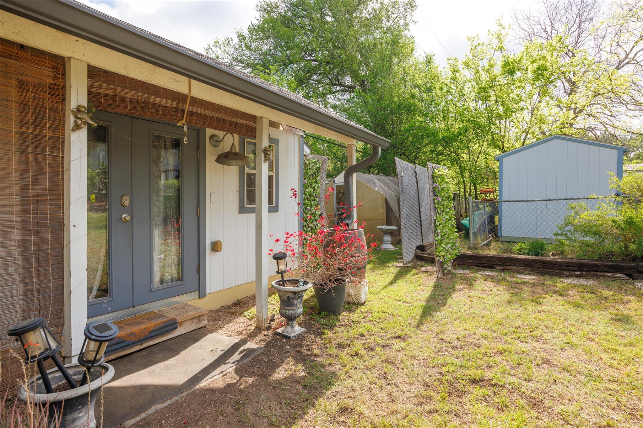 2410 Elmglen Dr, Austin, TX 78704