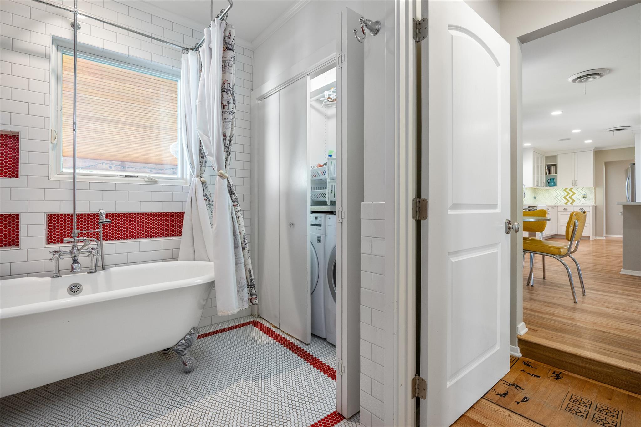 2410 Elmglen Dr, Austin, TX 78704