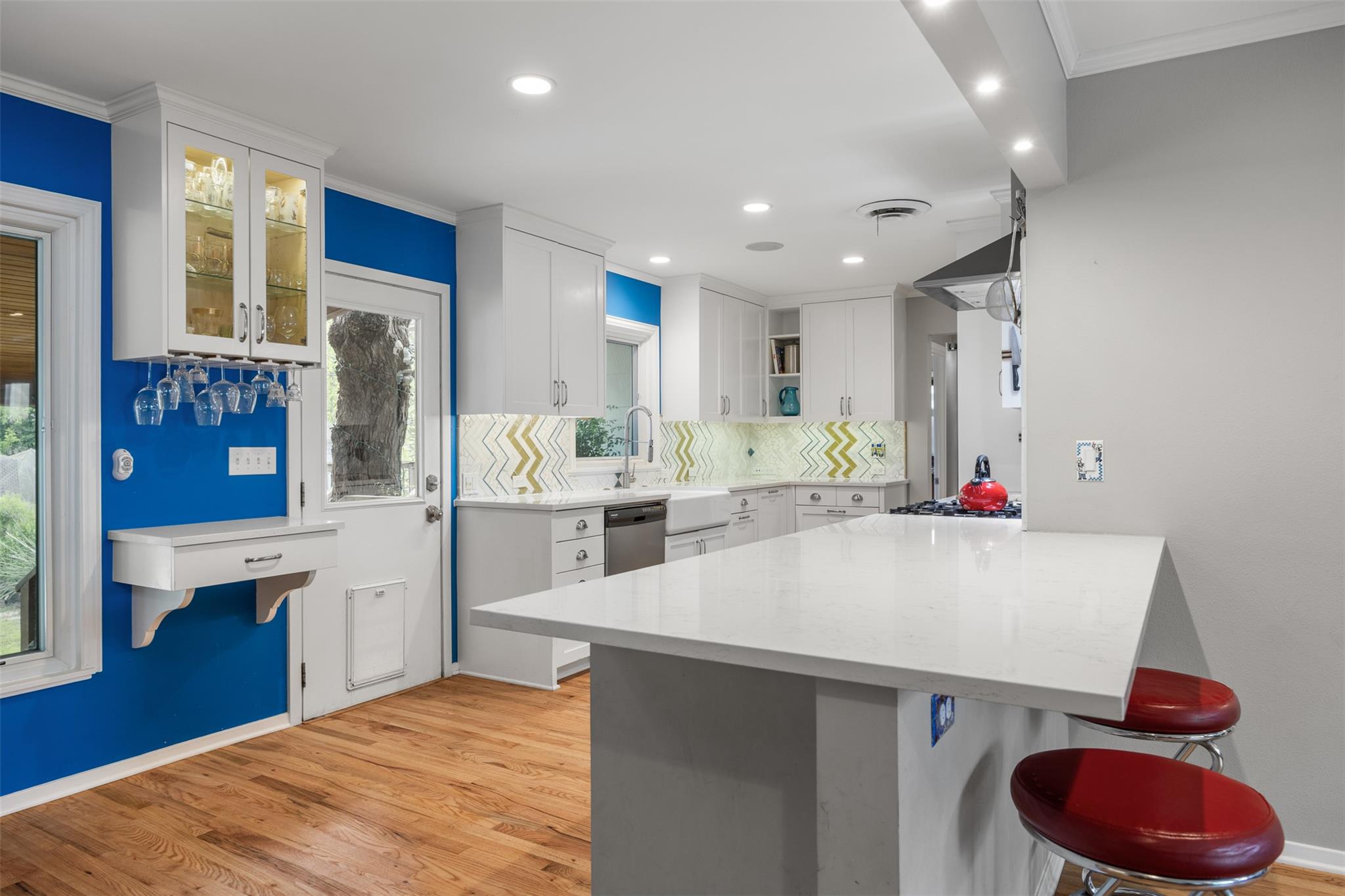 2410 Elmglen Dr, Austin, TX 78704