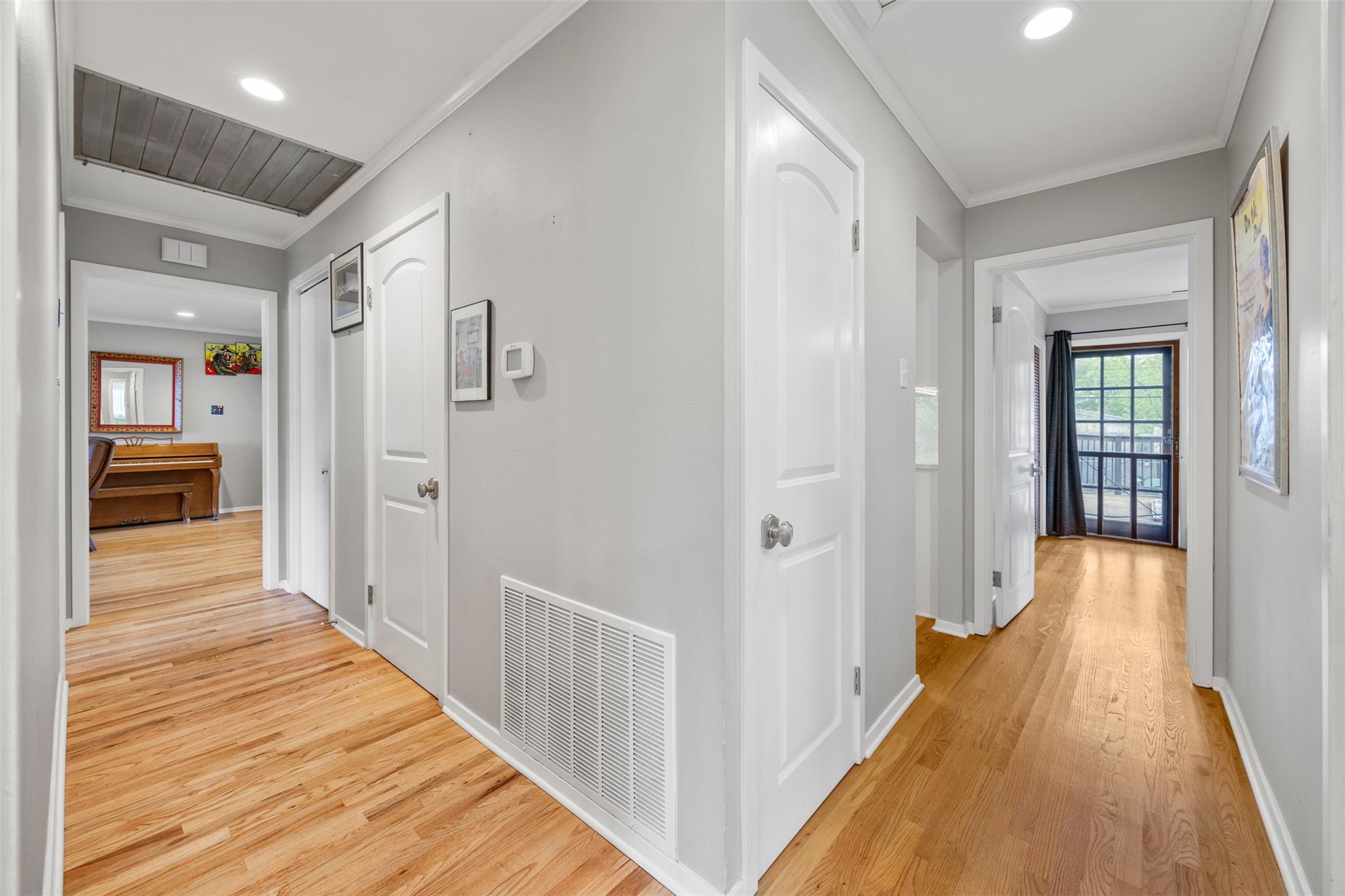 2410 Elmglen Dr, Austin, TX 78704