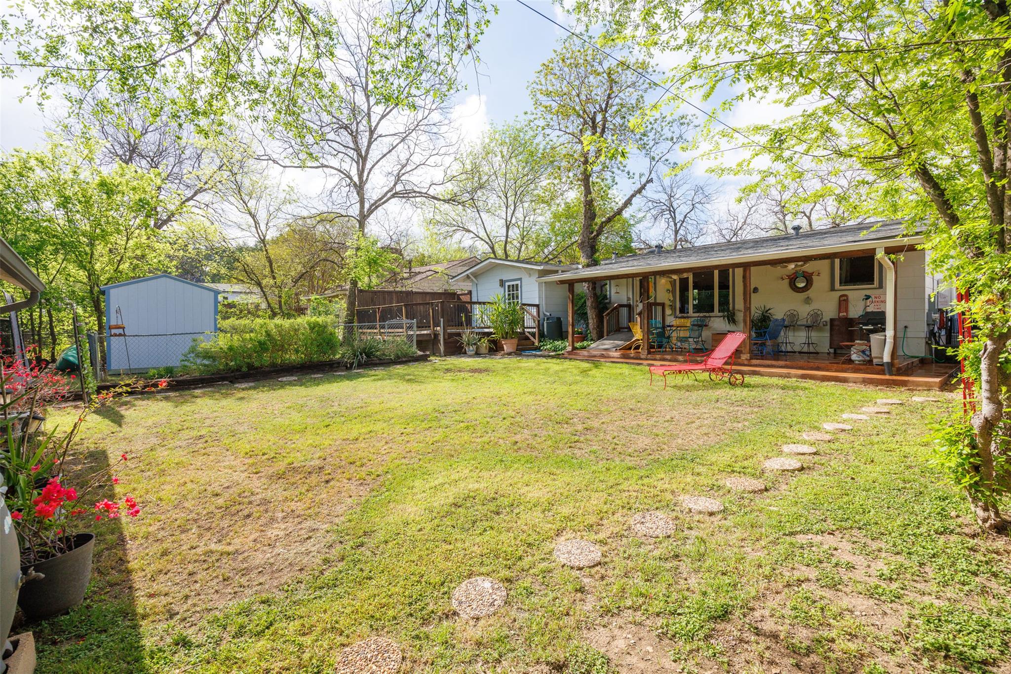 2410 Elmglen Dr, Austin, TX 78704