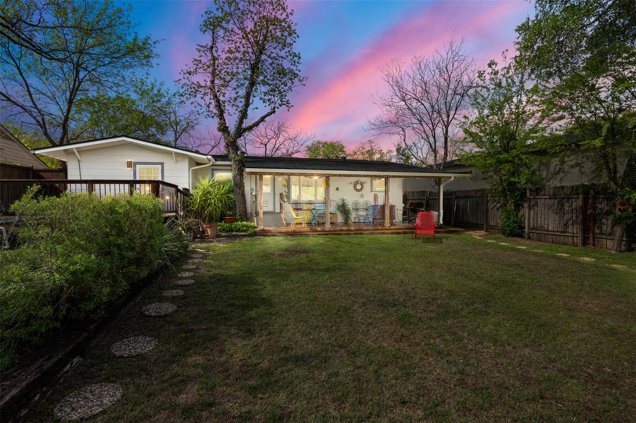 2410 Elmglen Dr, Austin, TX 78704