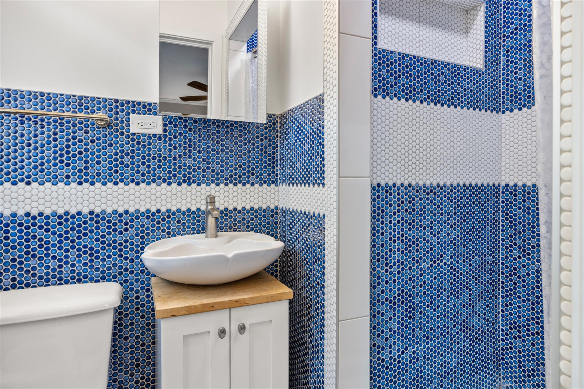 2410 Elmglen Dr, Austin, TX 78704