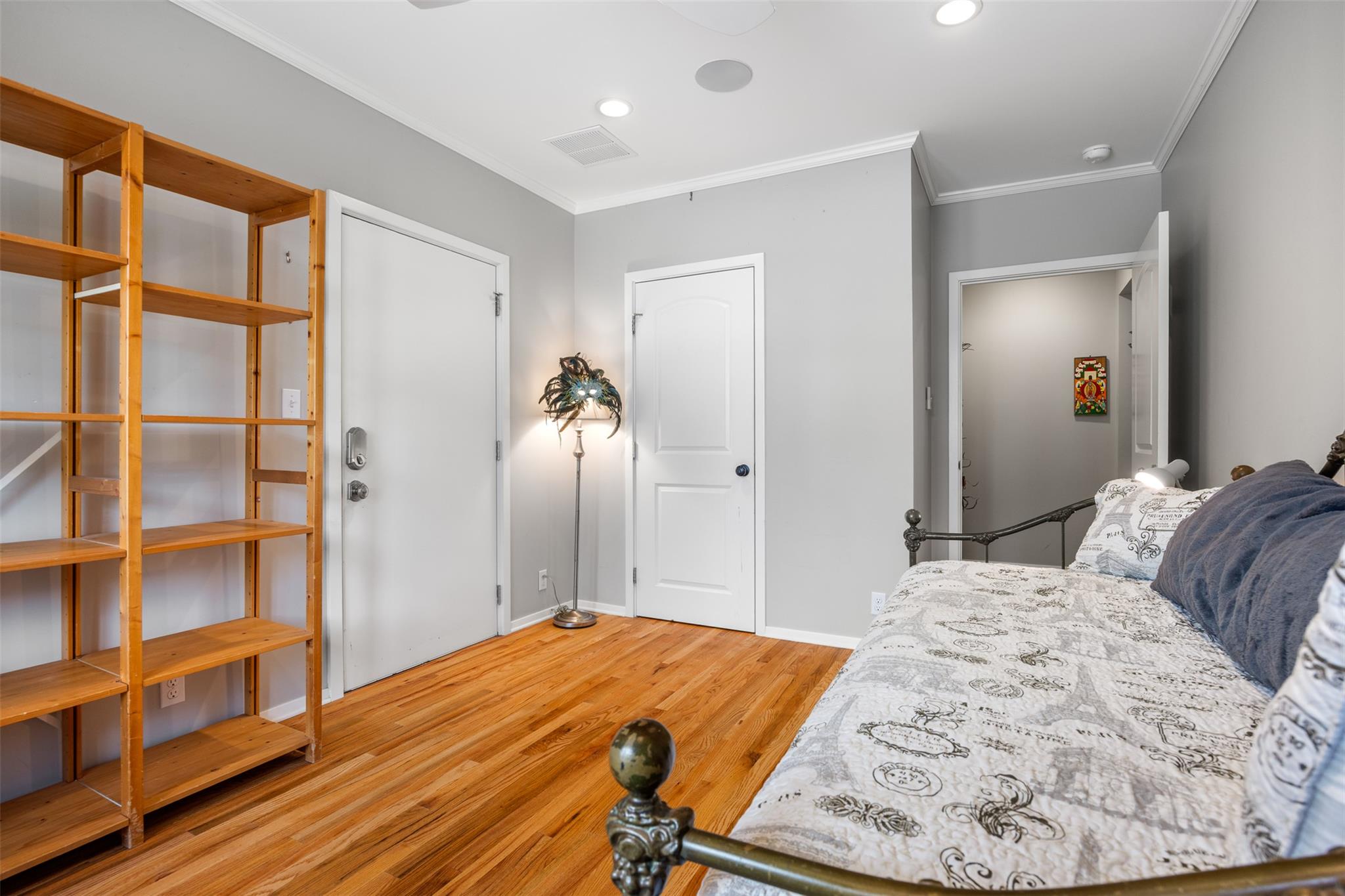 2410 Elmglen Dr, Austin, TX 78704