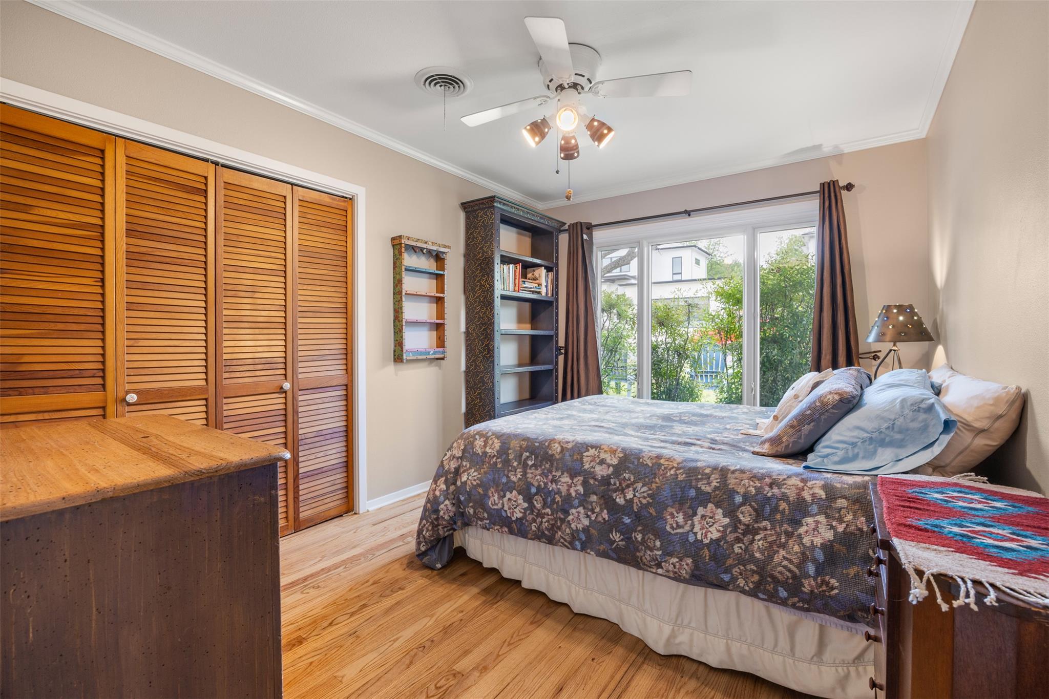 2410 Elmglen Dr, Austin, TX 78704