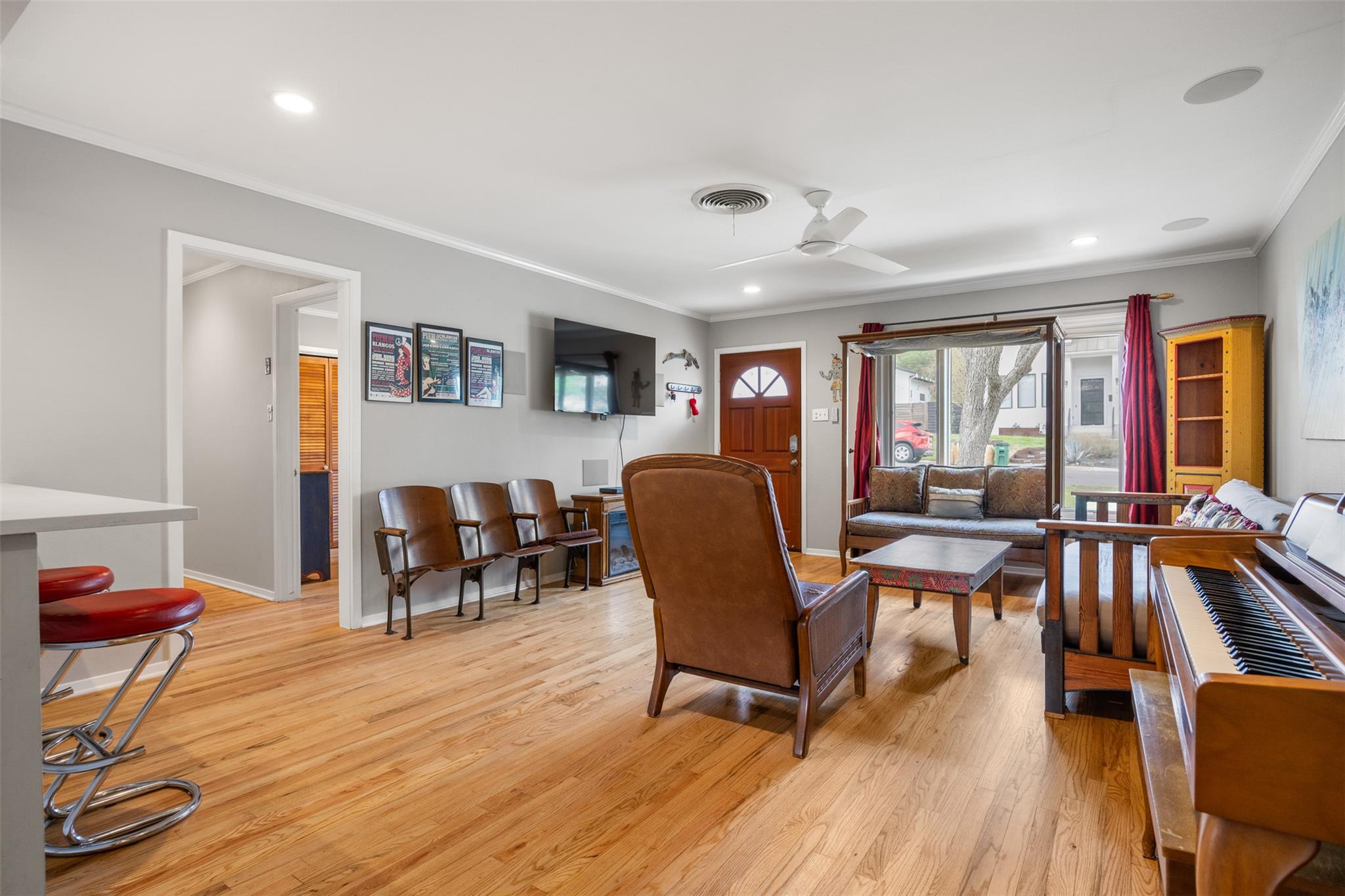 2410 Elmglen Dr, Austin, TX 78704