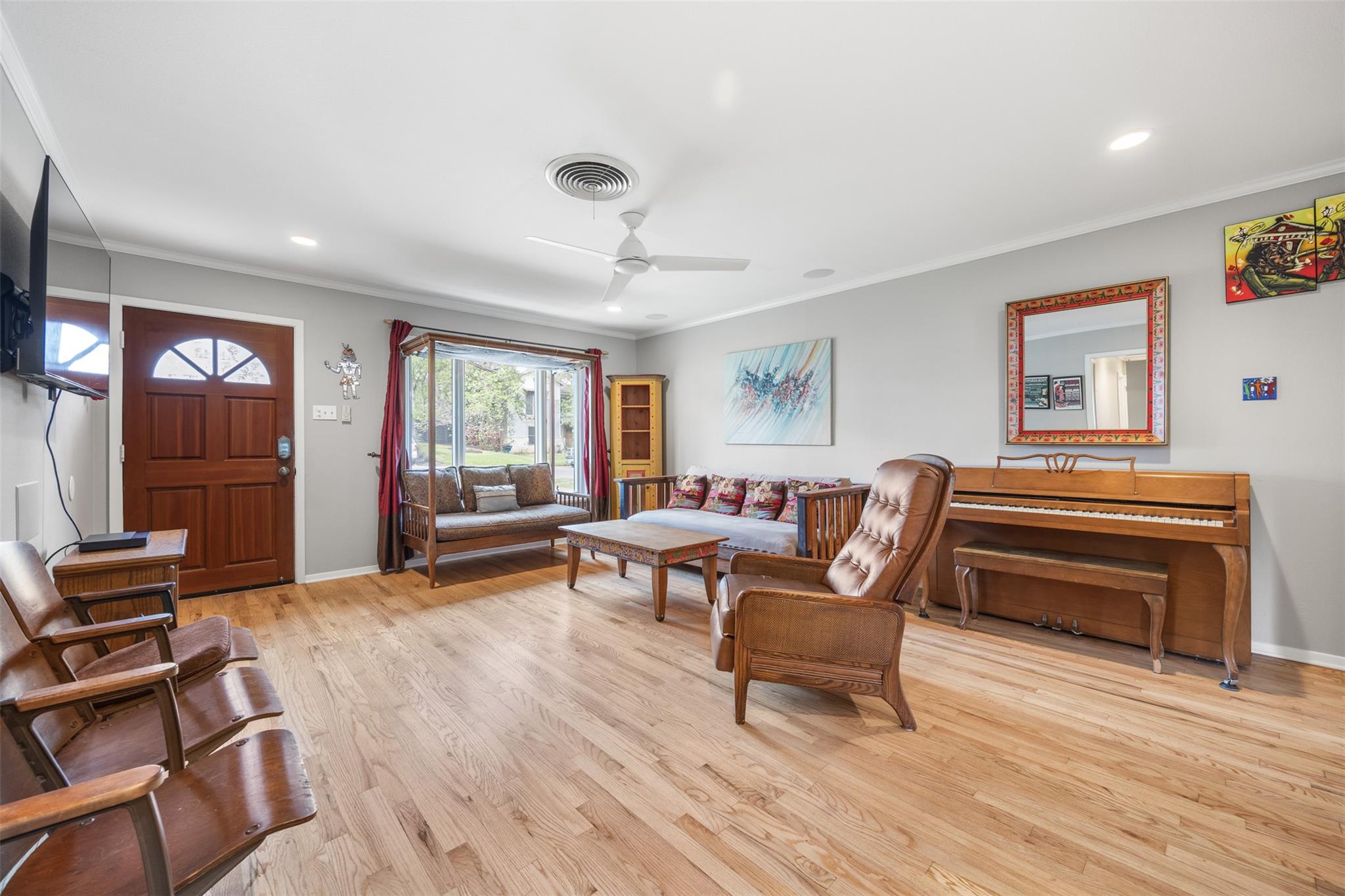 2410 Elmglen Dr, Austin, TX 78704