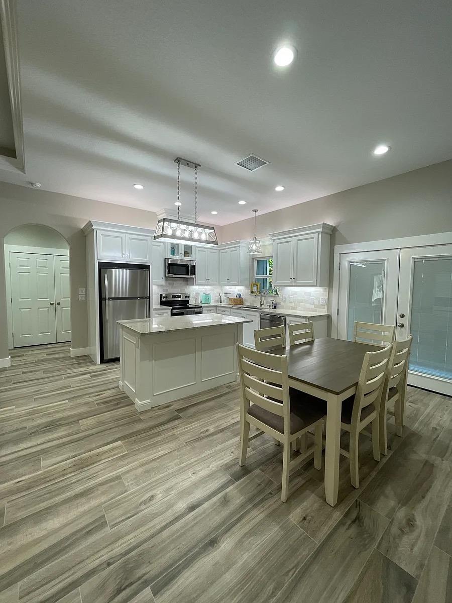 720 CANYON CIRCLE DR Cir, Canyon Lake, TX 78133