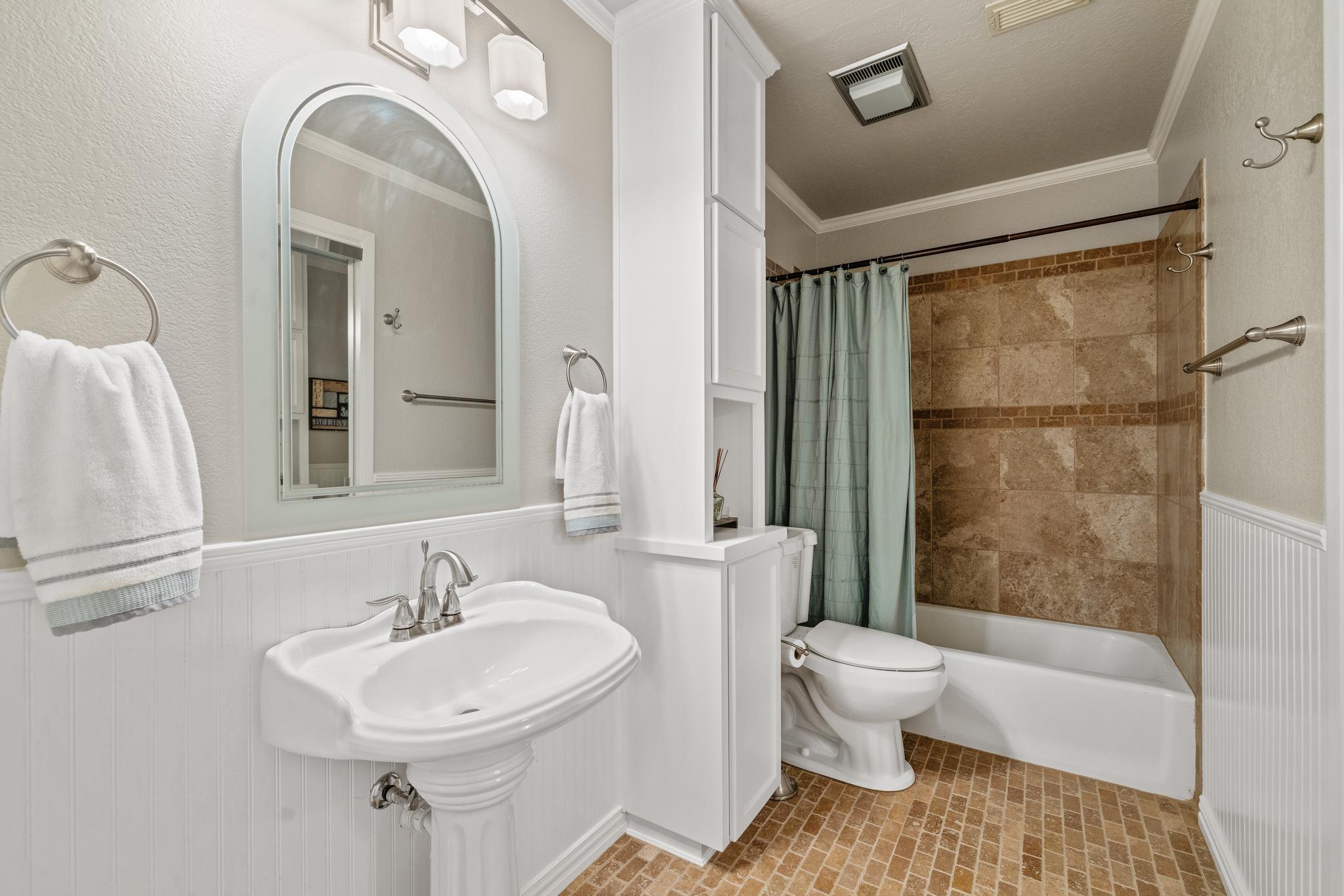 110 Riverwood Dr, Georgetown, TX 78628