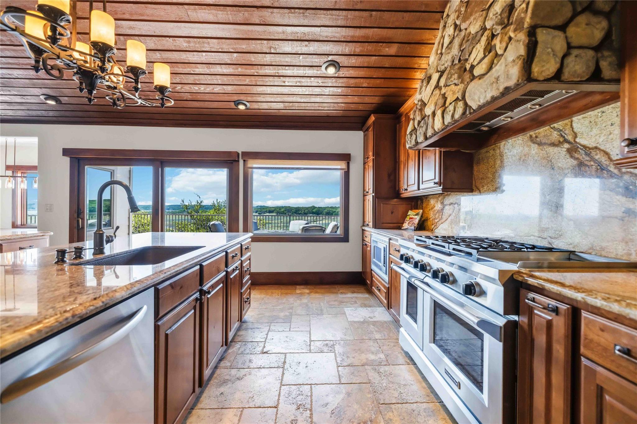 512 Harbor Dr # 7, Spicewood, TX 78669