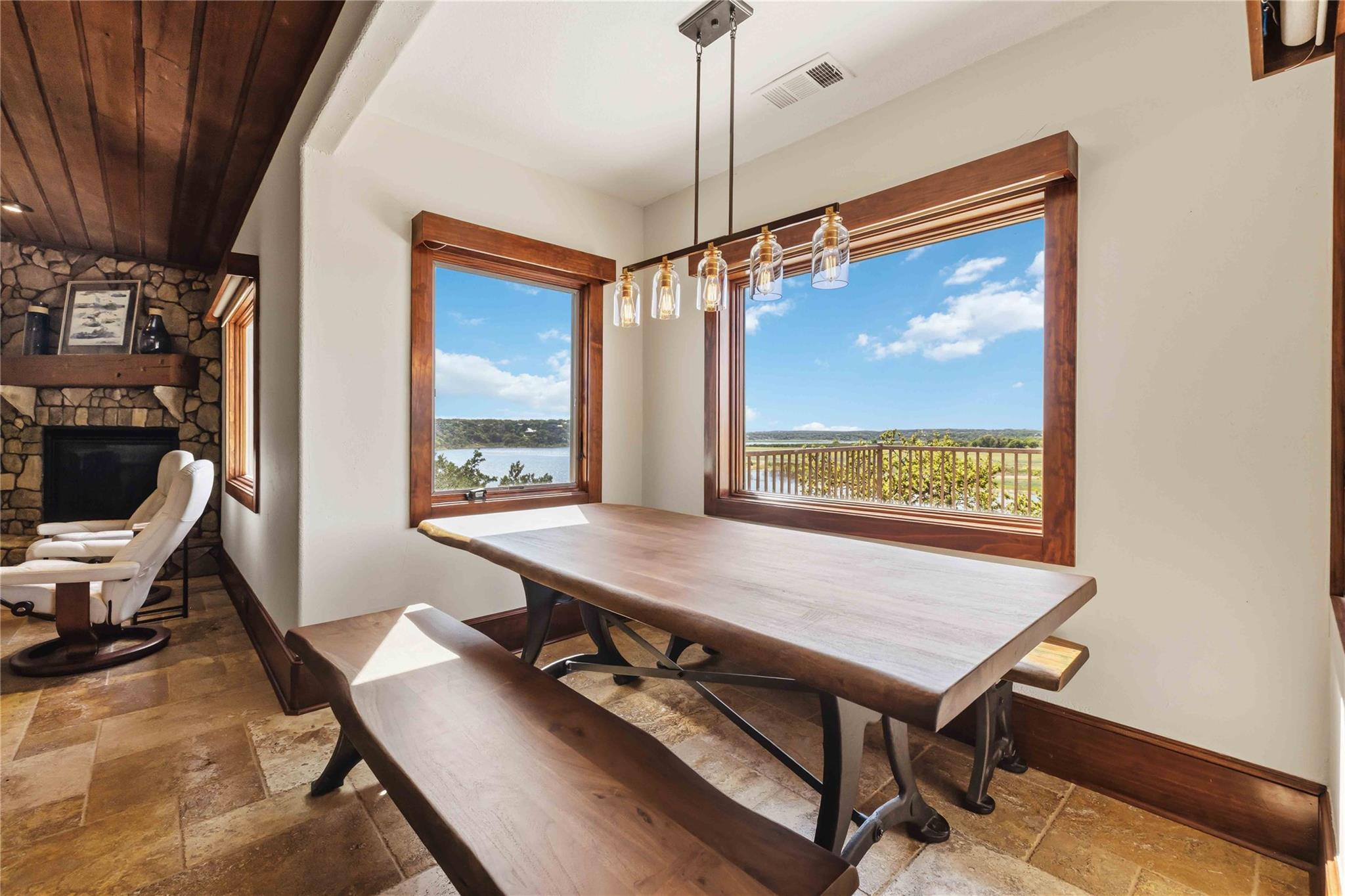 512 Harbor Dr # 7, Spicewood, TX 78669