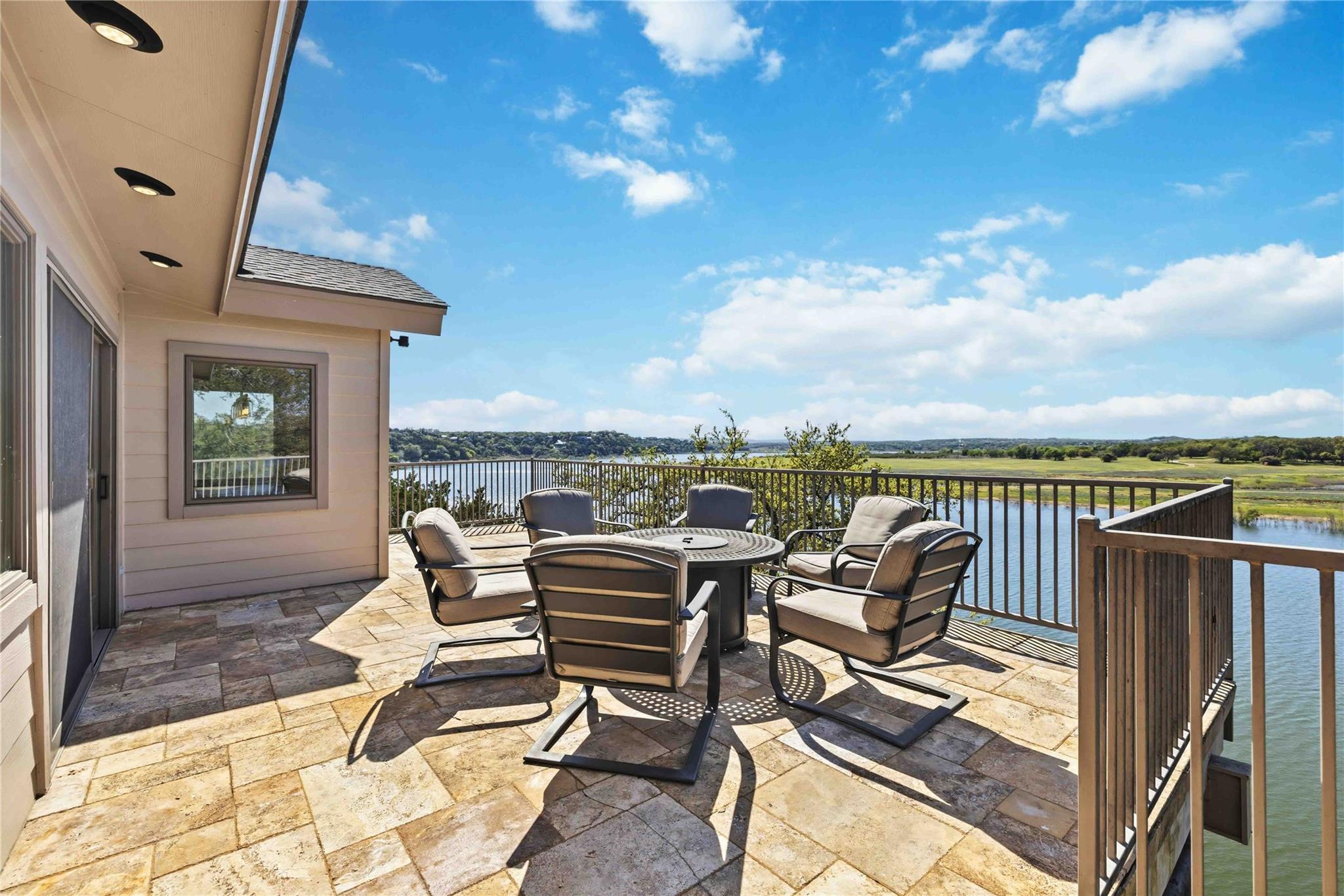 512 Harbor Dr # 7, Spicewood, TX 78669